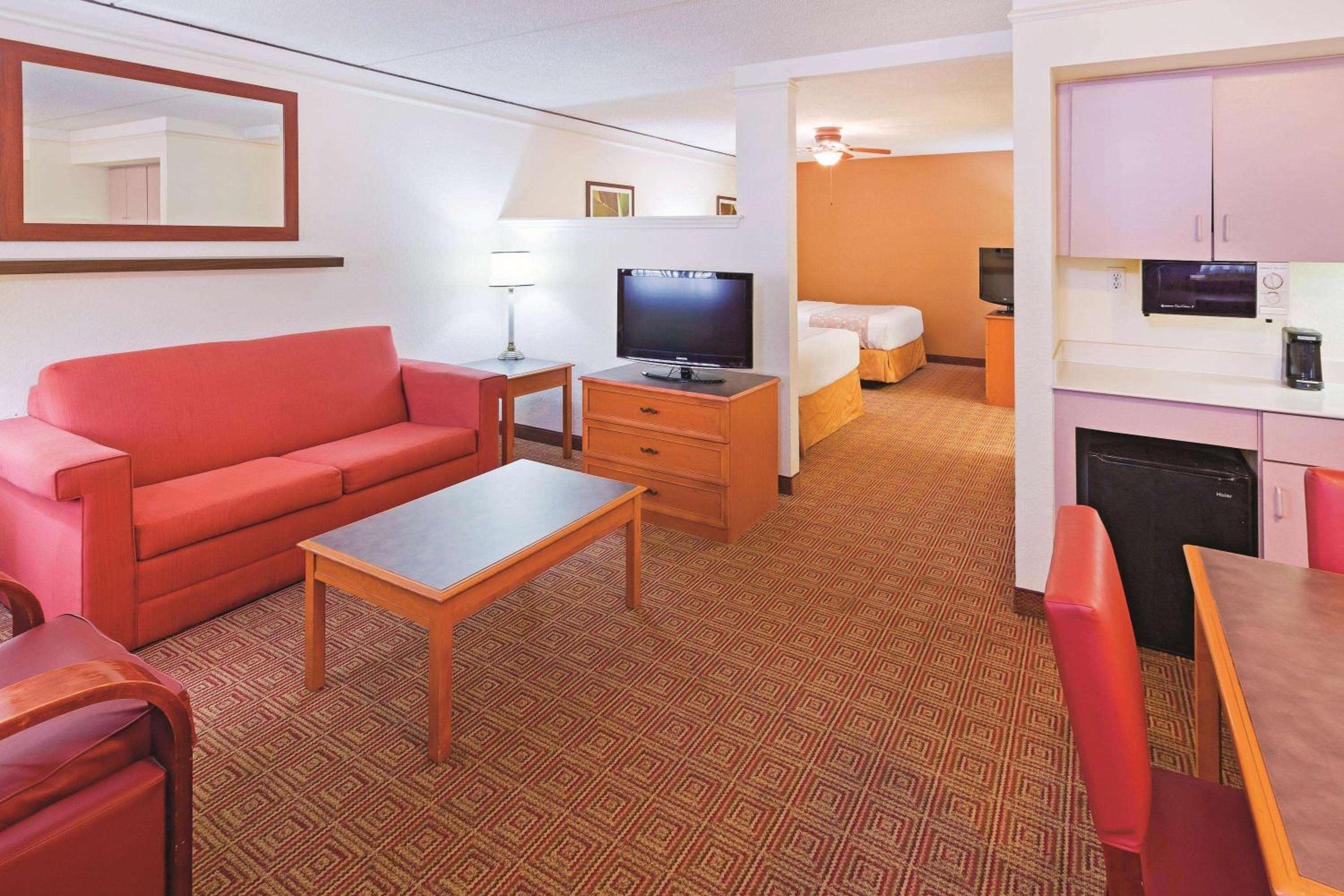 Executive Suite With Two Queen Beds - Non-Smoking