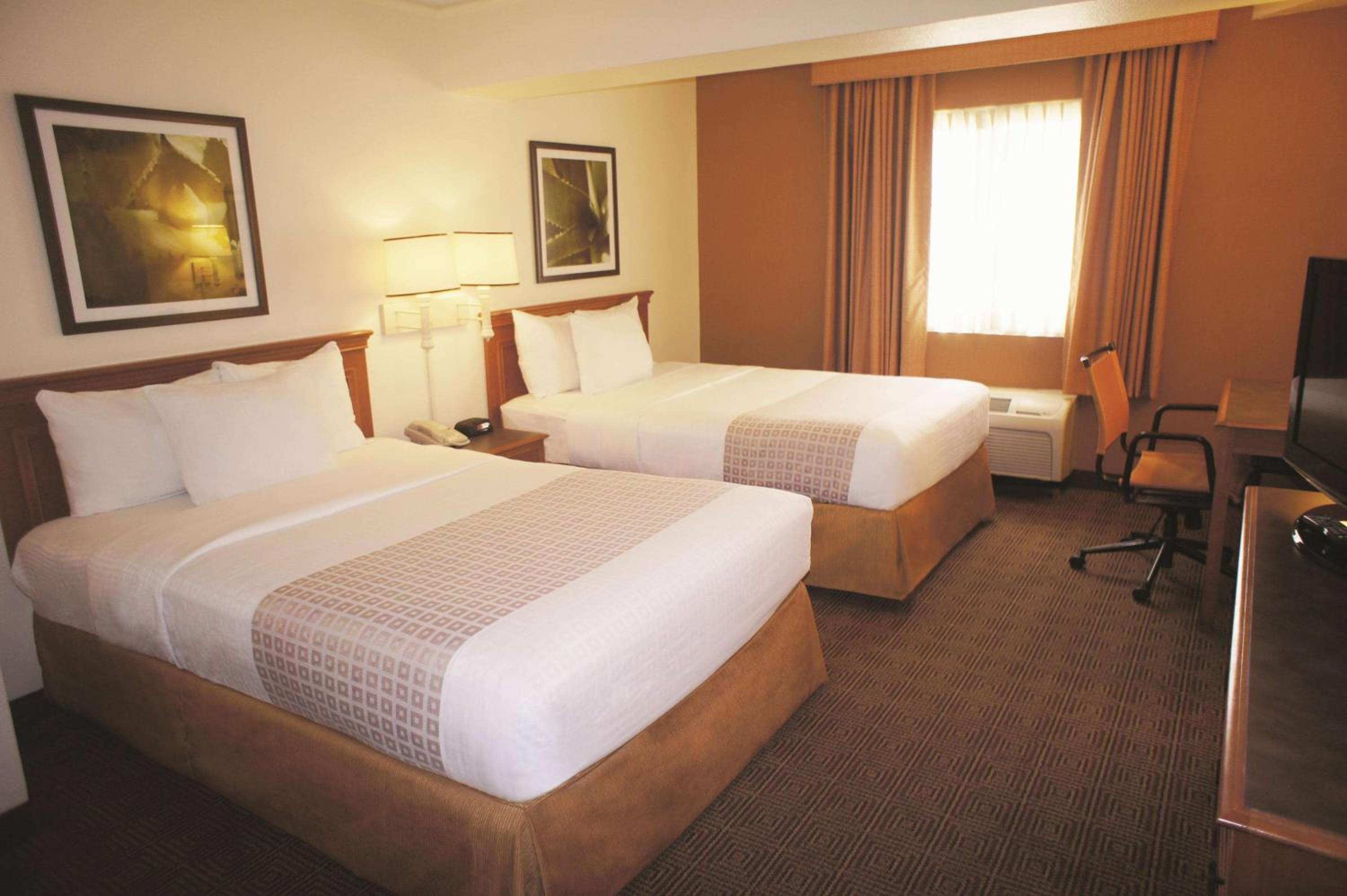 Double Room With Two Double Beds - Smoking