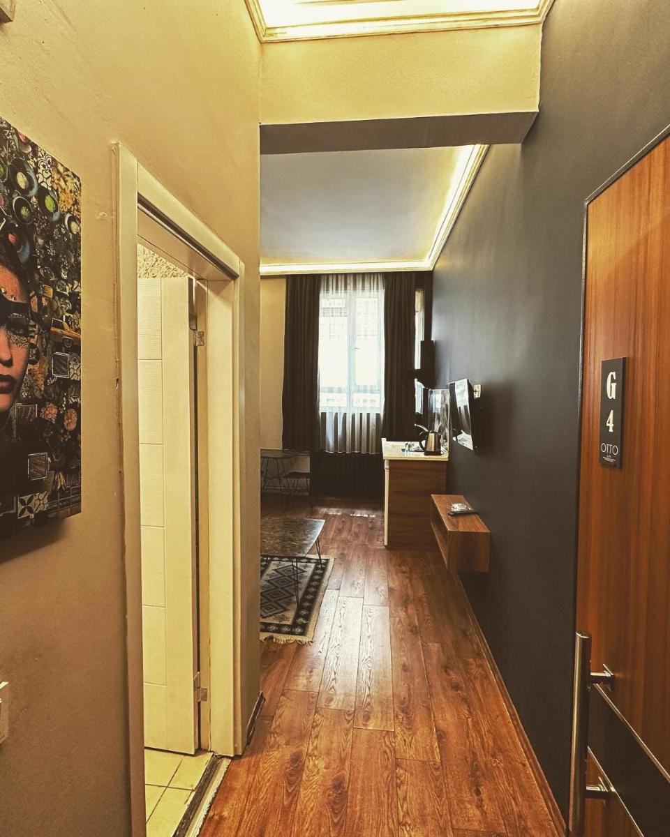 Family Room - Photo 4