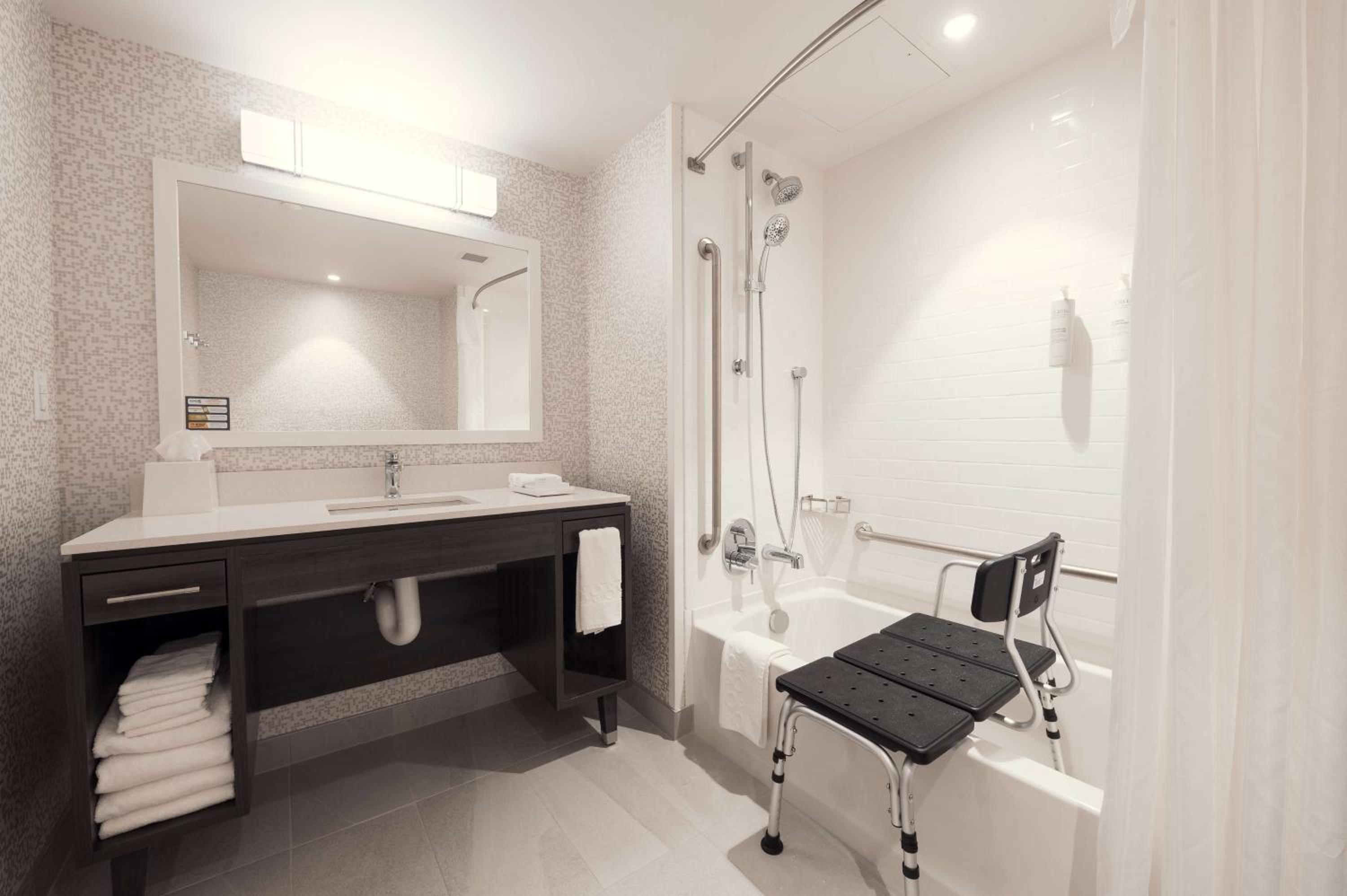 King Studio Suite - Mobility/Hearing Accessible thumbnail 6