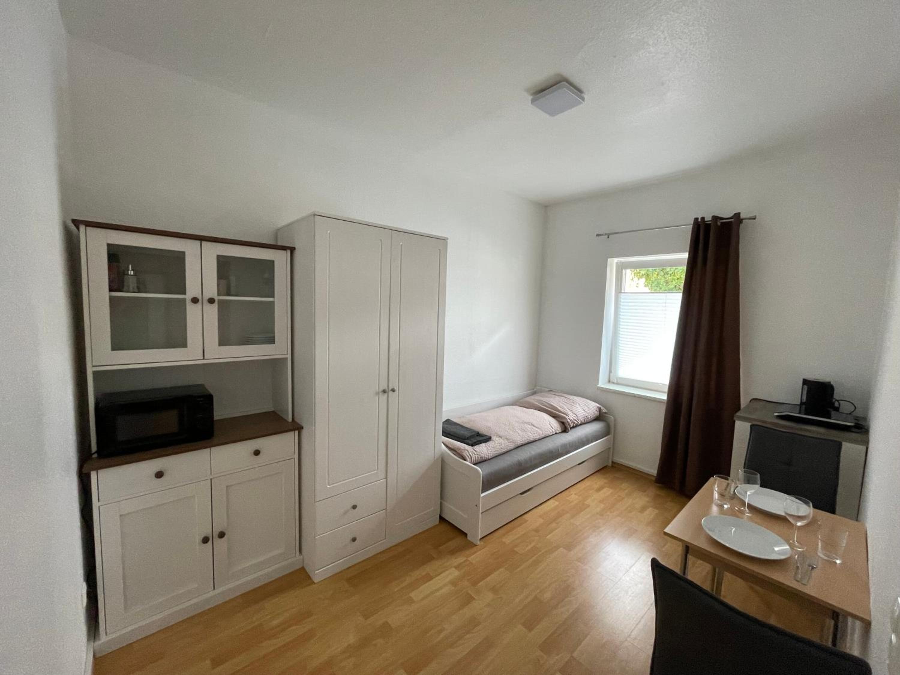 Apartment 6 photo 3