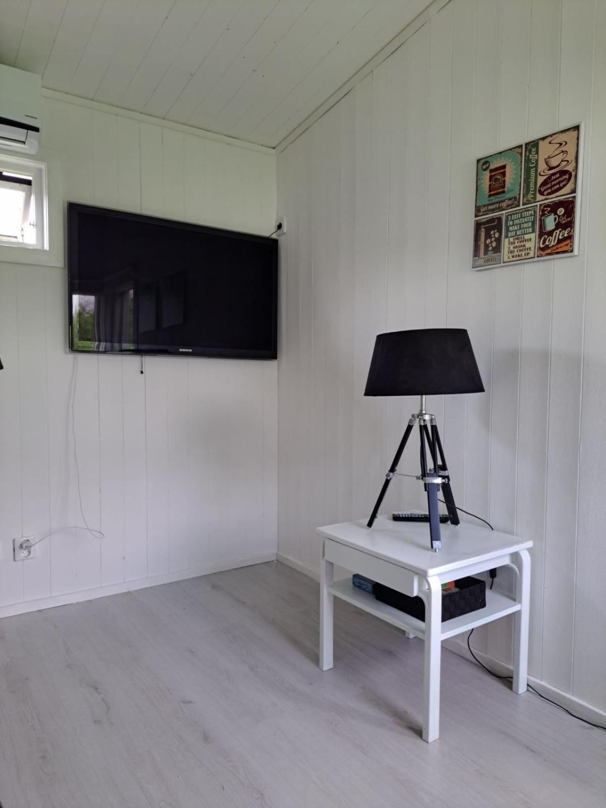 One-Bedroom House photo 1