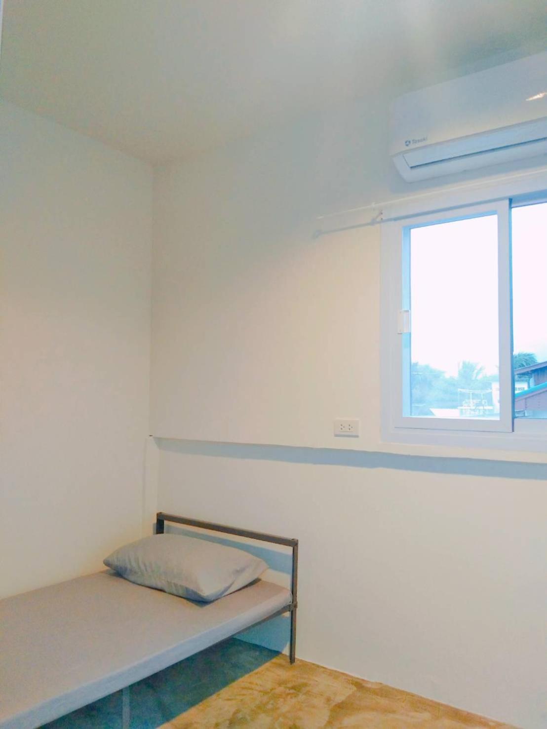 Twin Room with Shared Bathroom photo 3