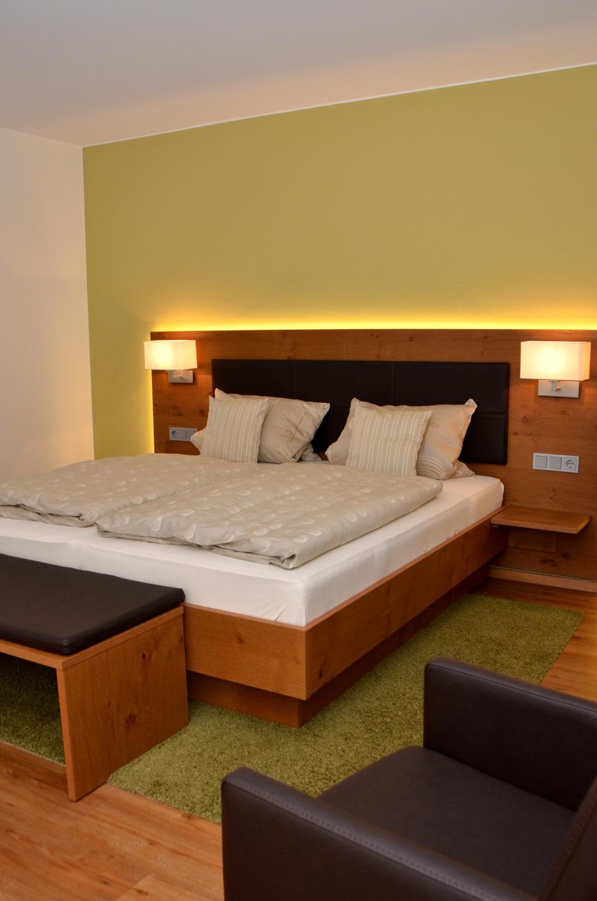 Double Room with Balcony - Photo 2