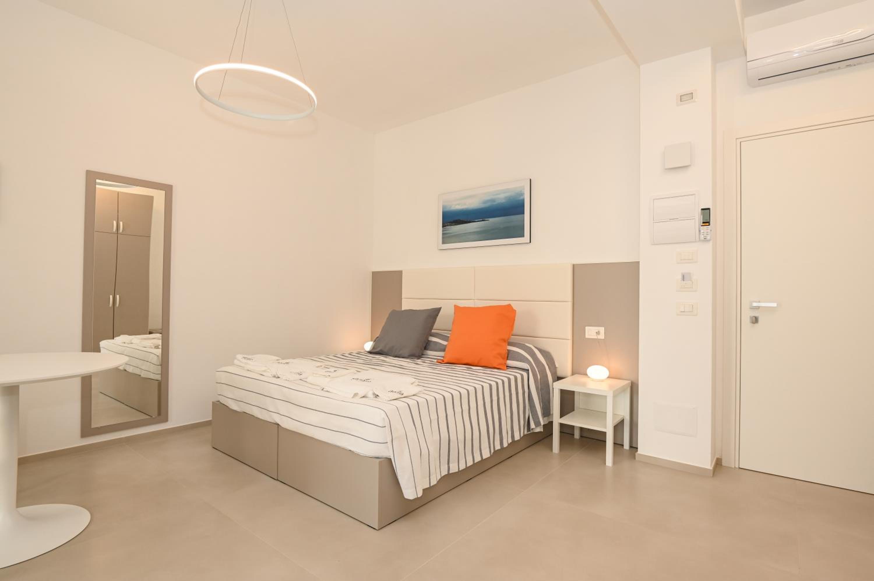 King Studio with Sofa Bed