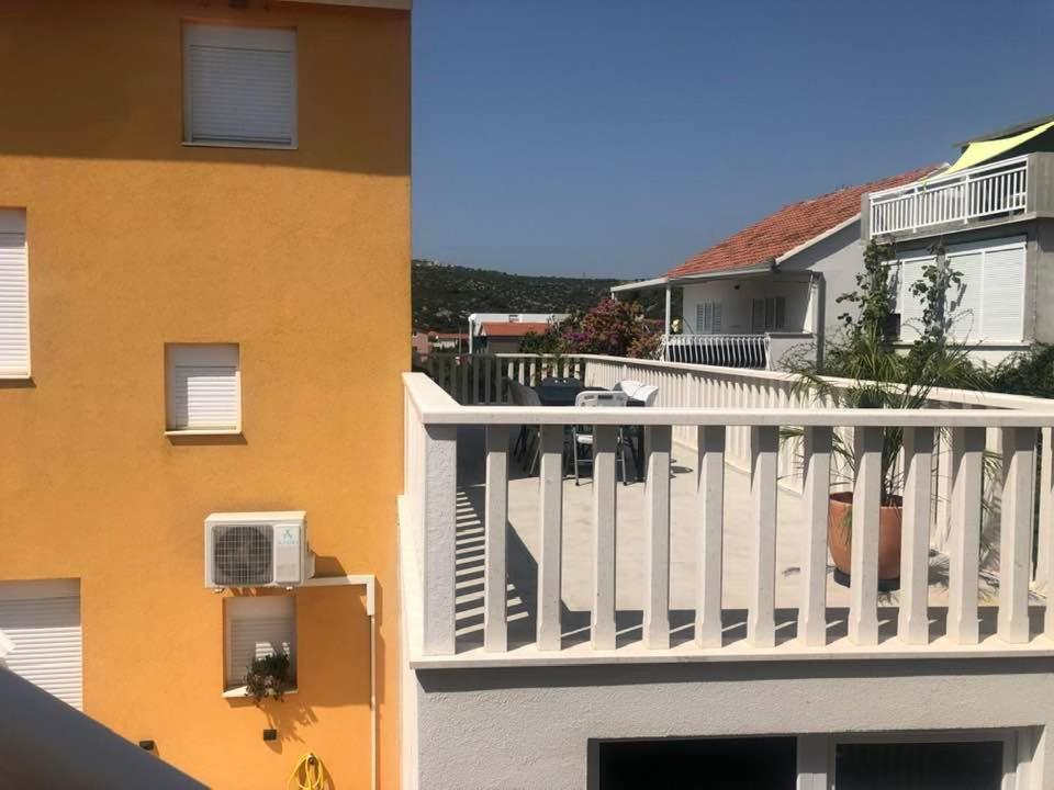 Apartment with Sea View - Photo 5