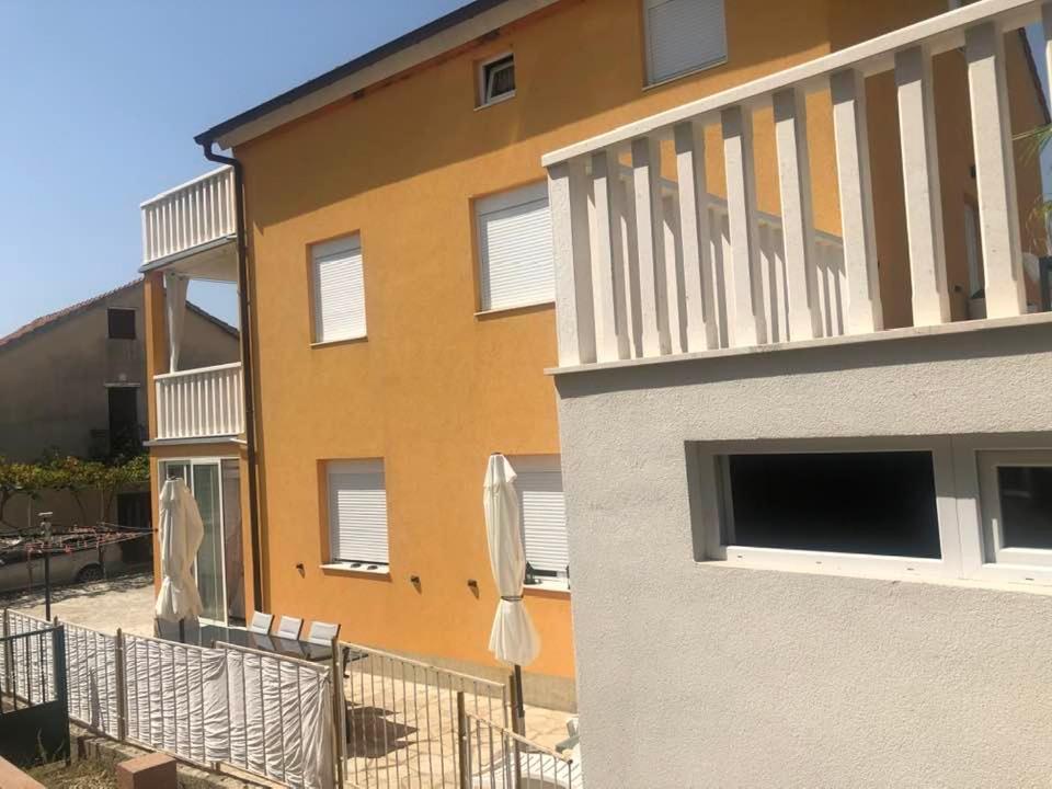Apartment with Sea View - Photo 9