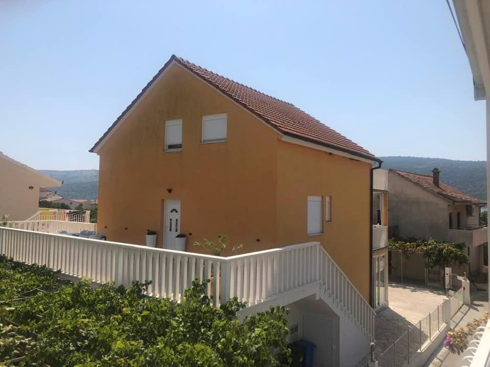 Apartment with Sea View - Photo 10