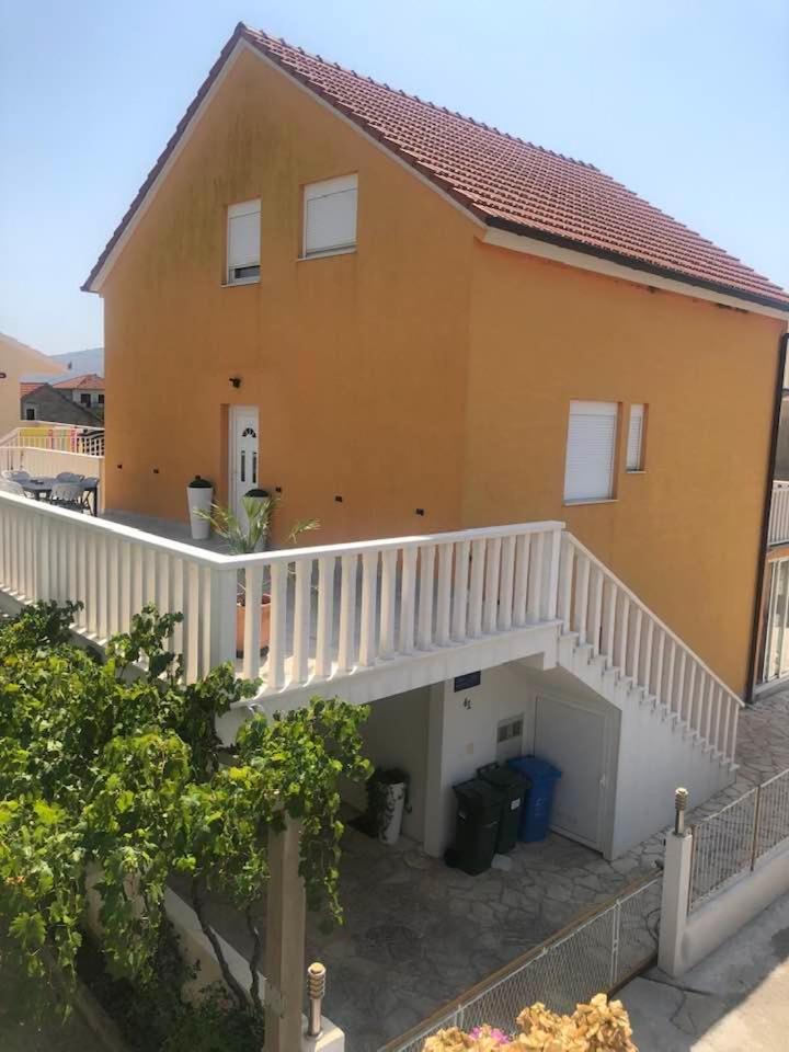 Apartment with Sea View - Photo 8