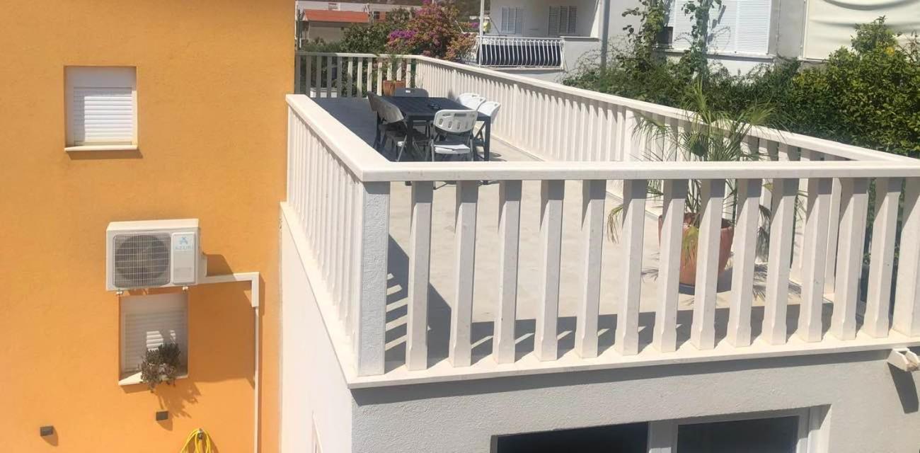 Apartment with Sea View - Photo 7