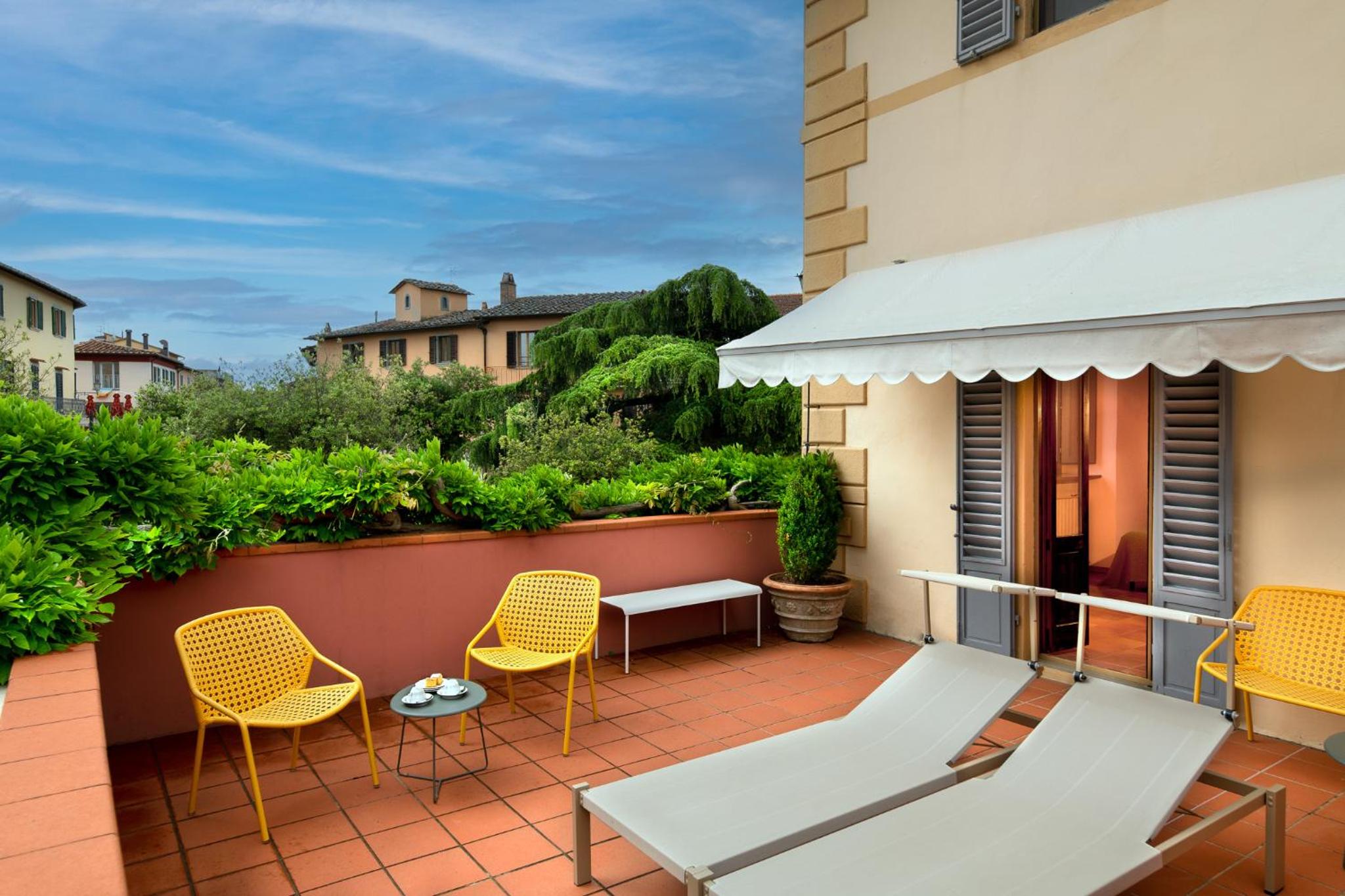 Deluxe Double Room with Balcony photo 2