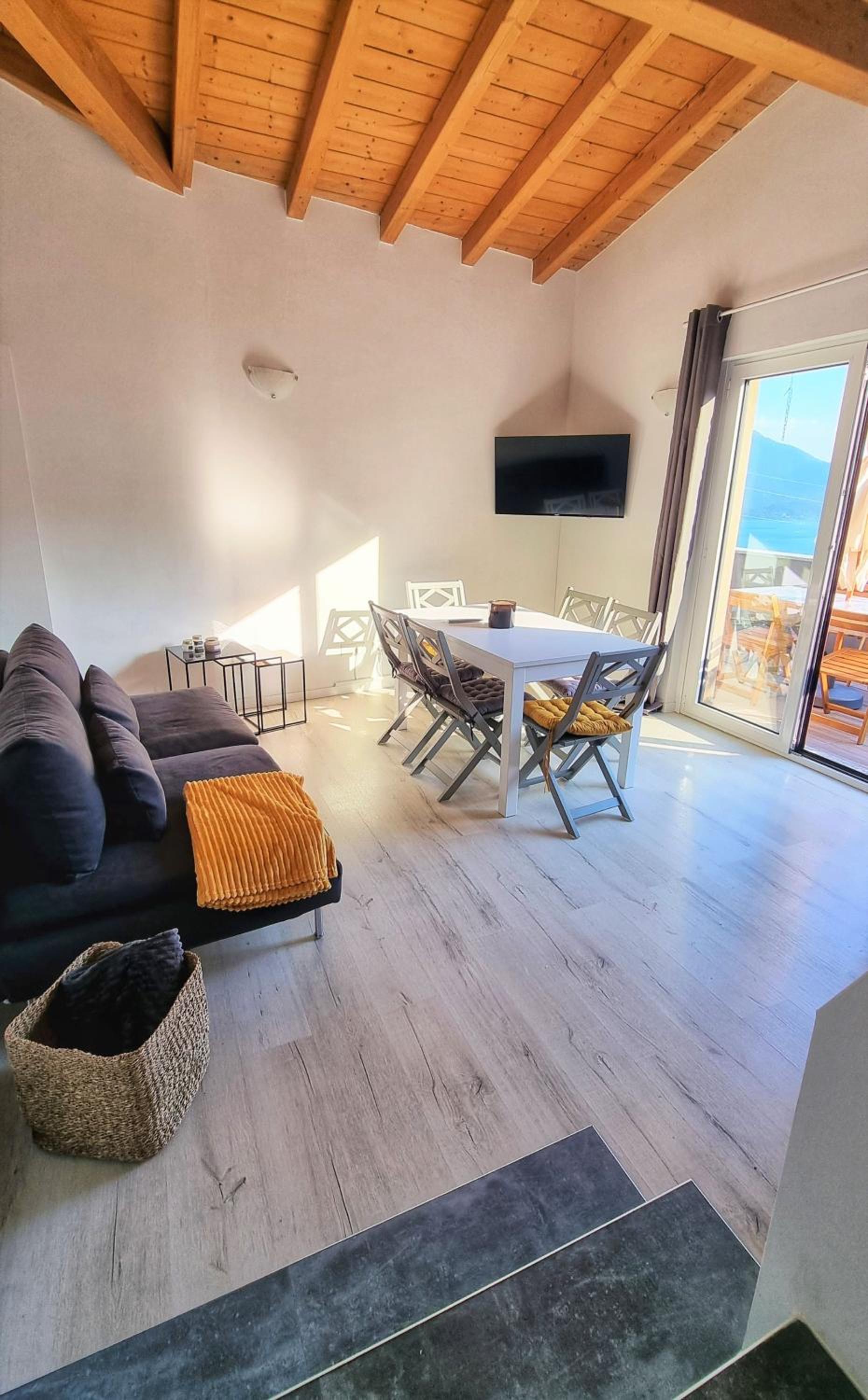 Apartment with Lake View photo 1