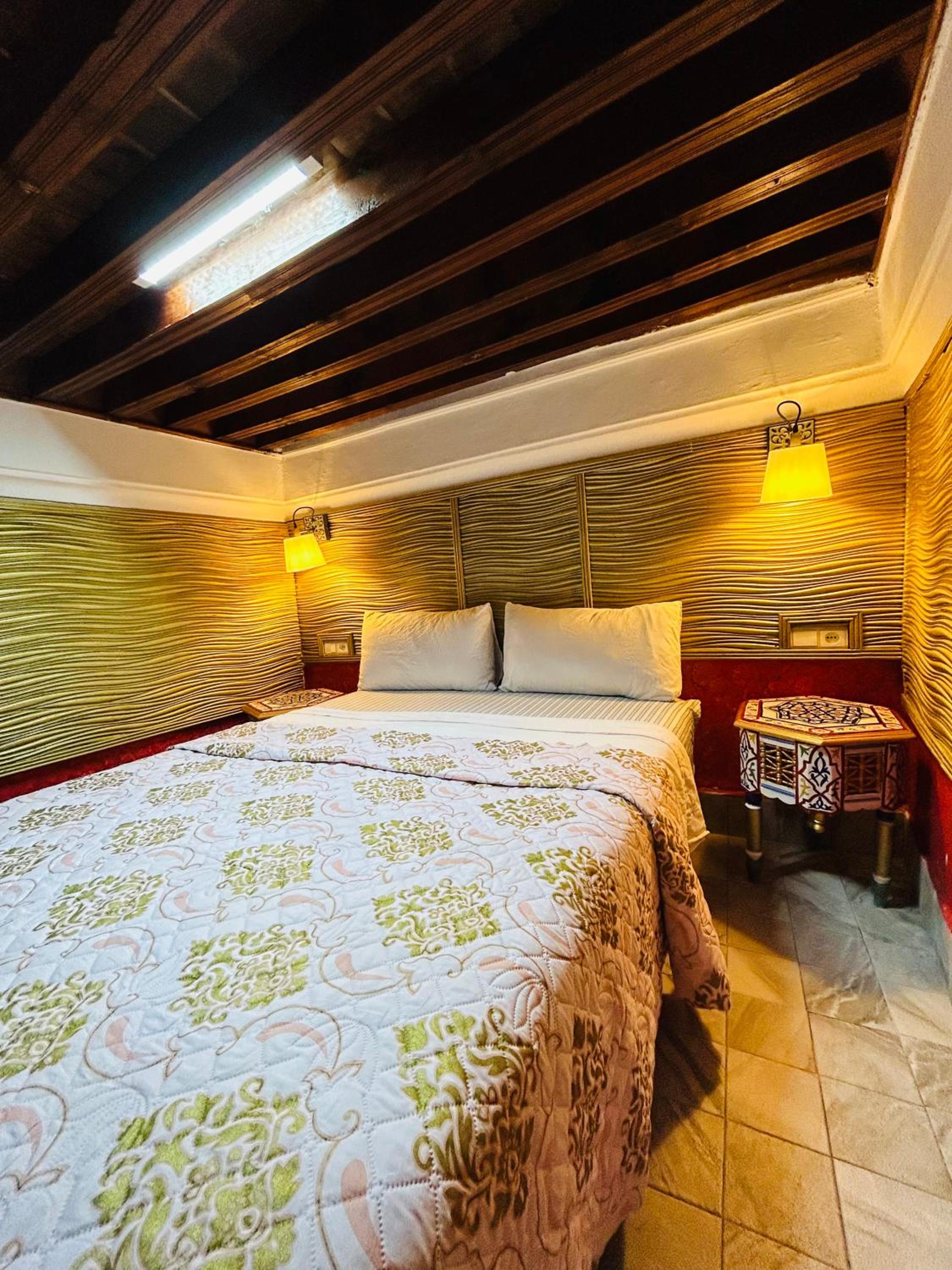 Duplex Quadruple Room - Photo 10