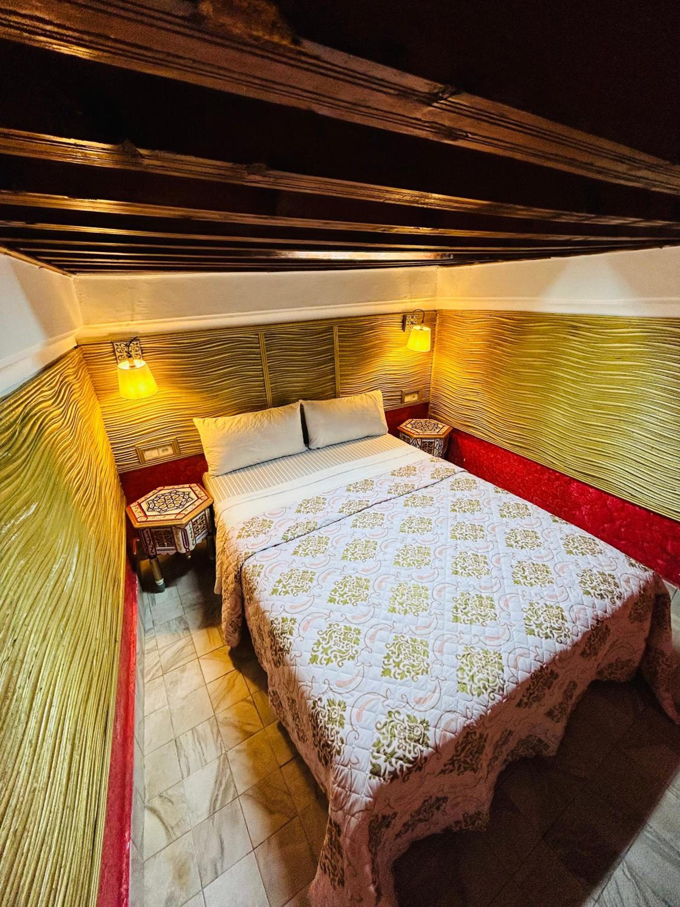 Duplex Quadruple Room - Photo 9