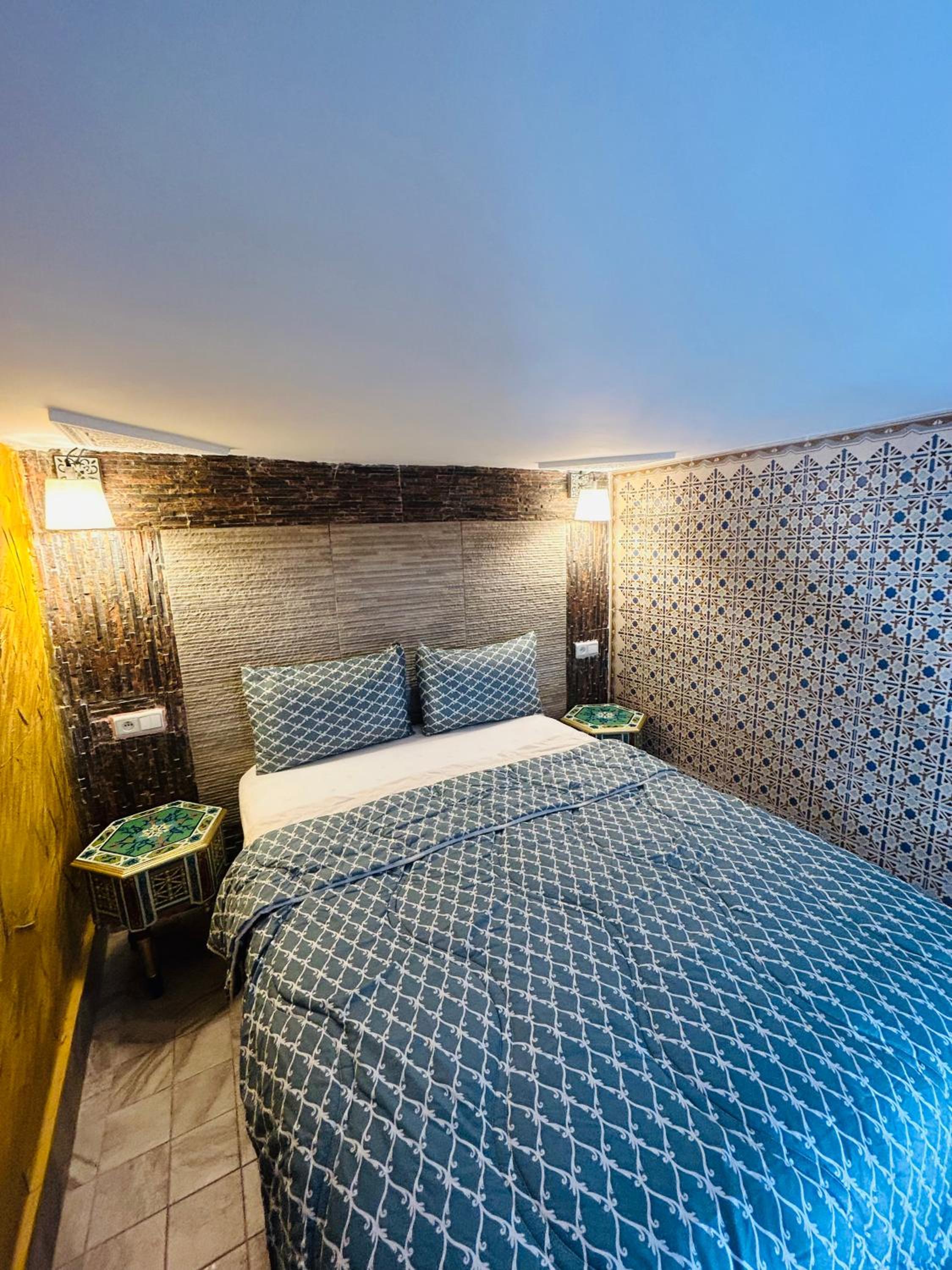 Quadruple Room with Bathroom - Photo 5
