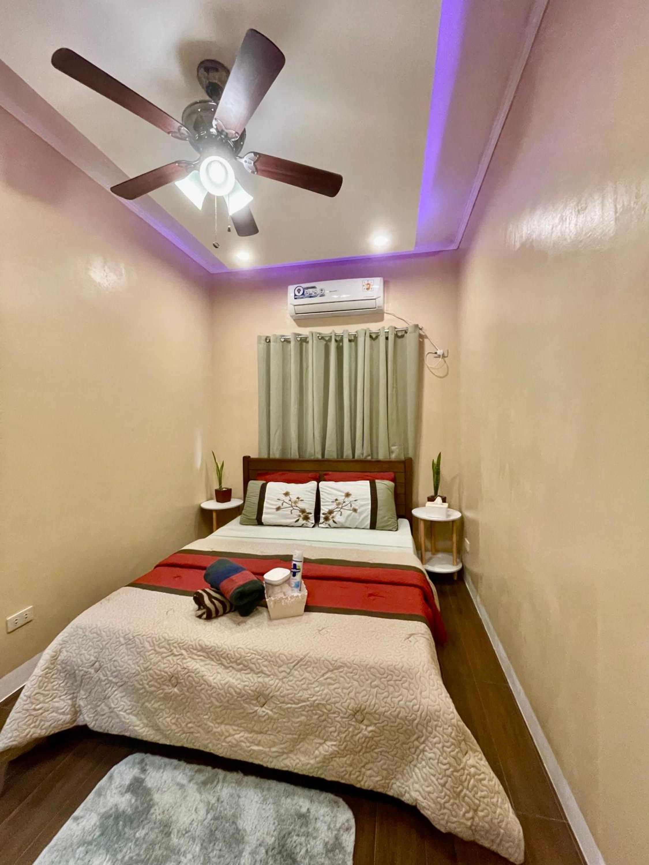 One-Bedroom Apartment - Photo 2
