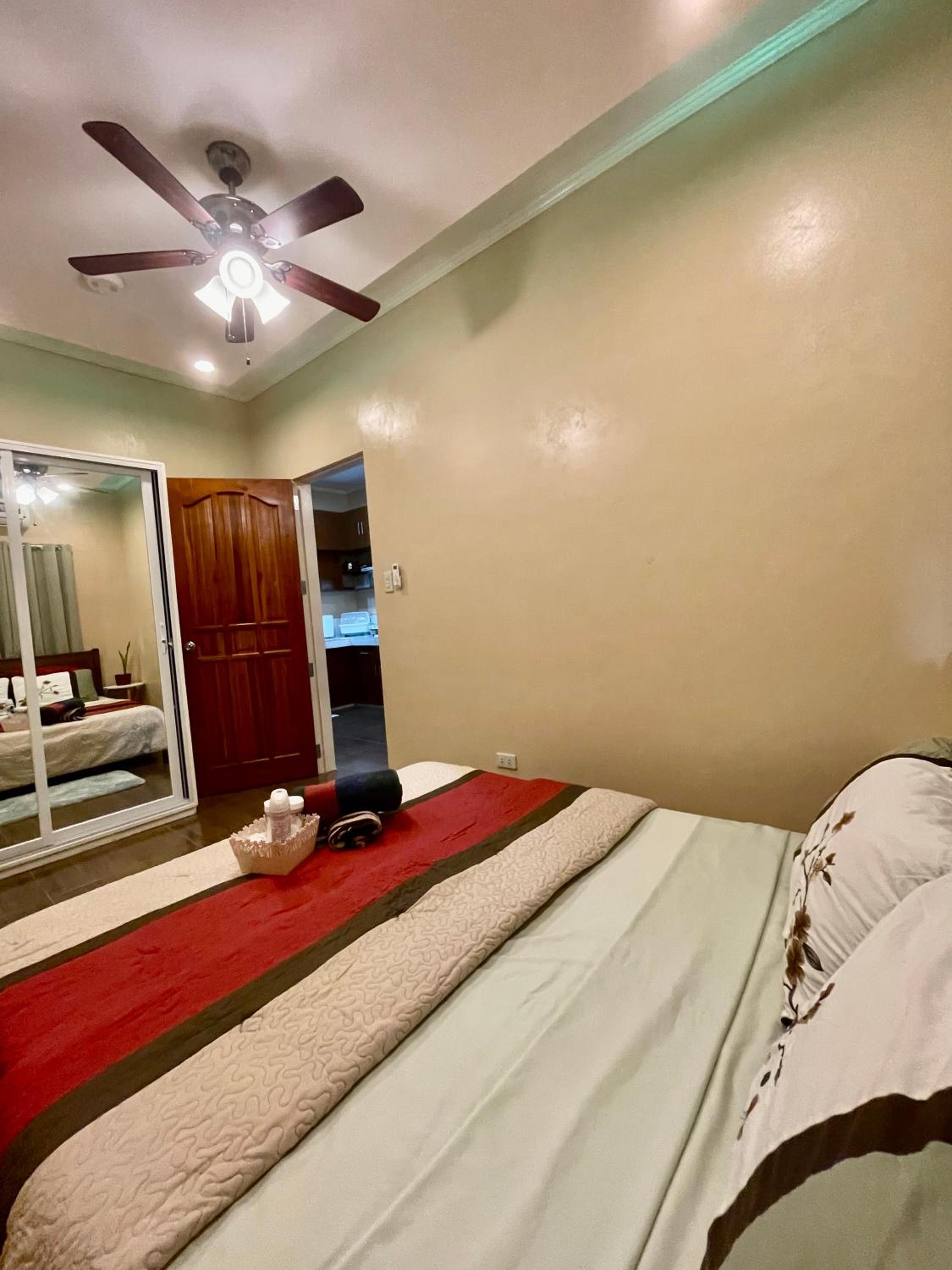One-Bedroom Apartment - Photo 3