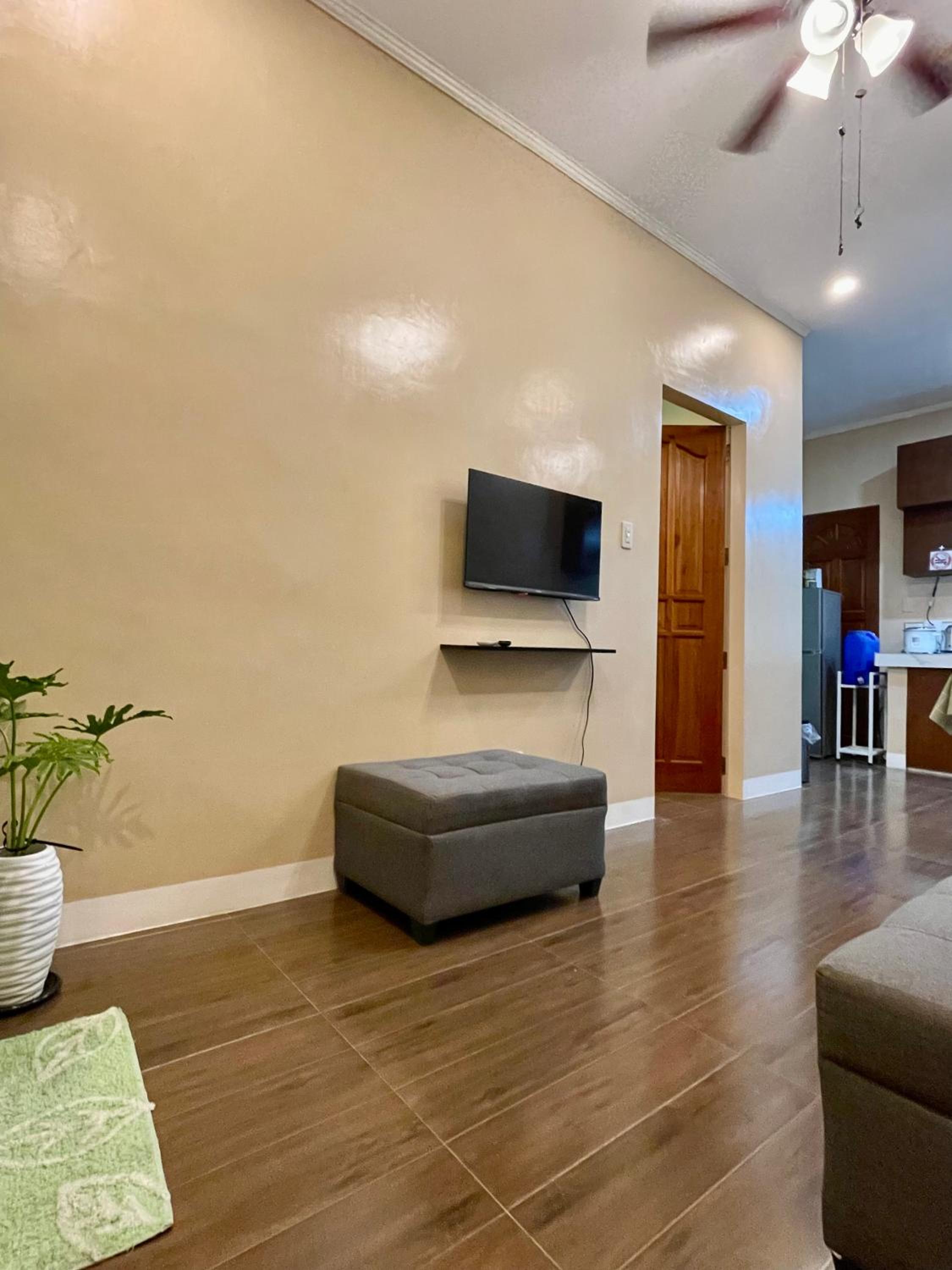 One-Bedroom Apartment - Photo 5