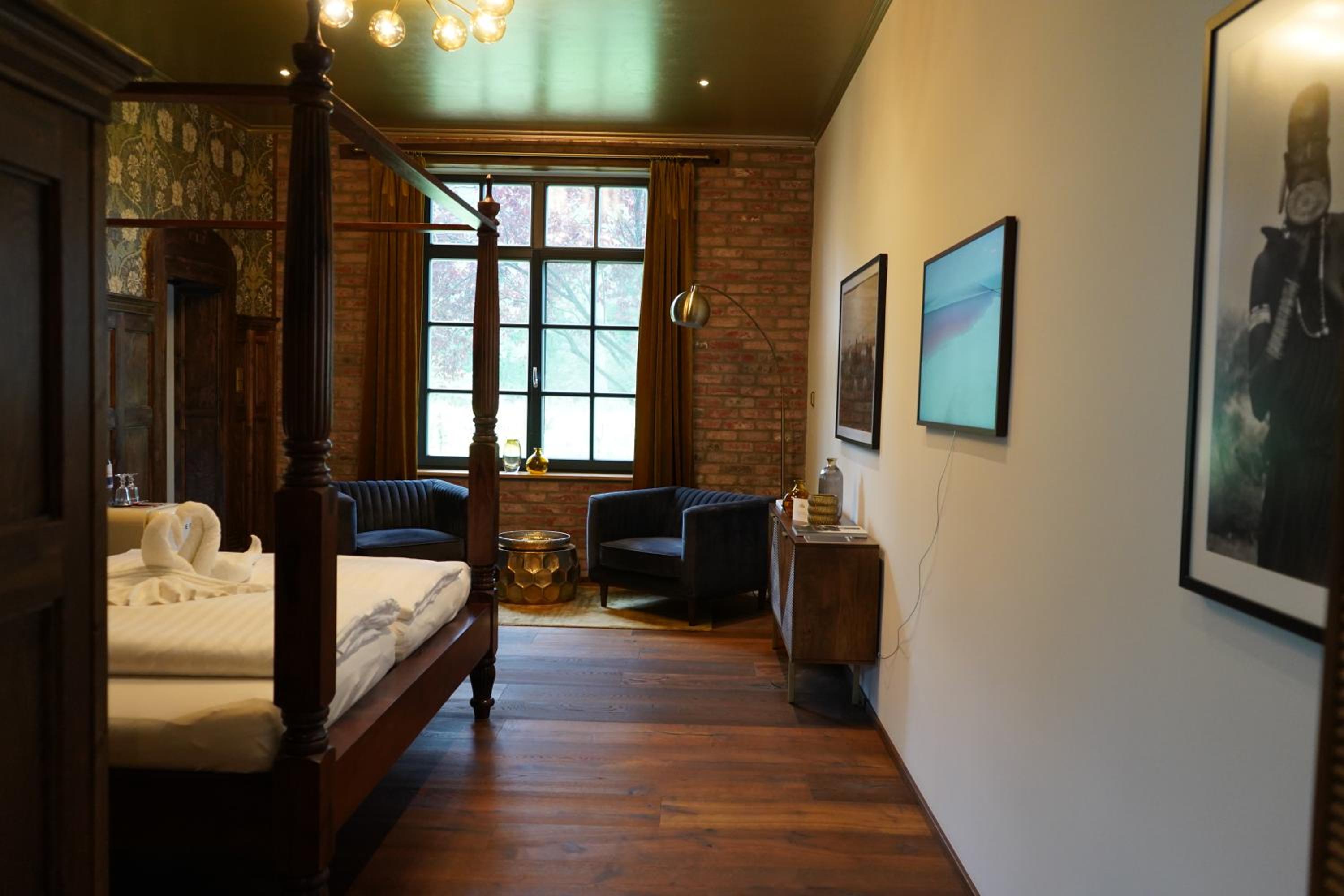Deluxe Junior Suite - Photo 5