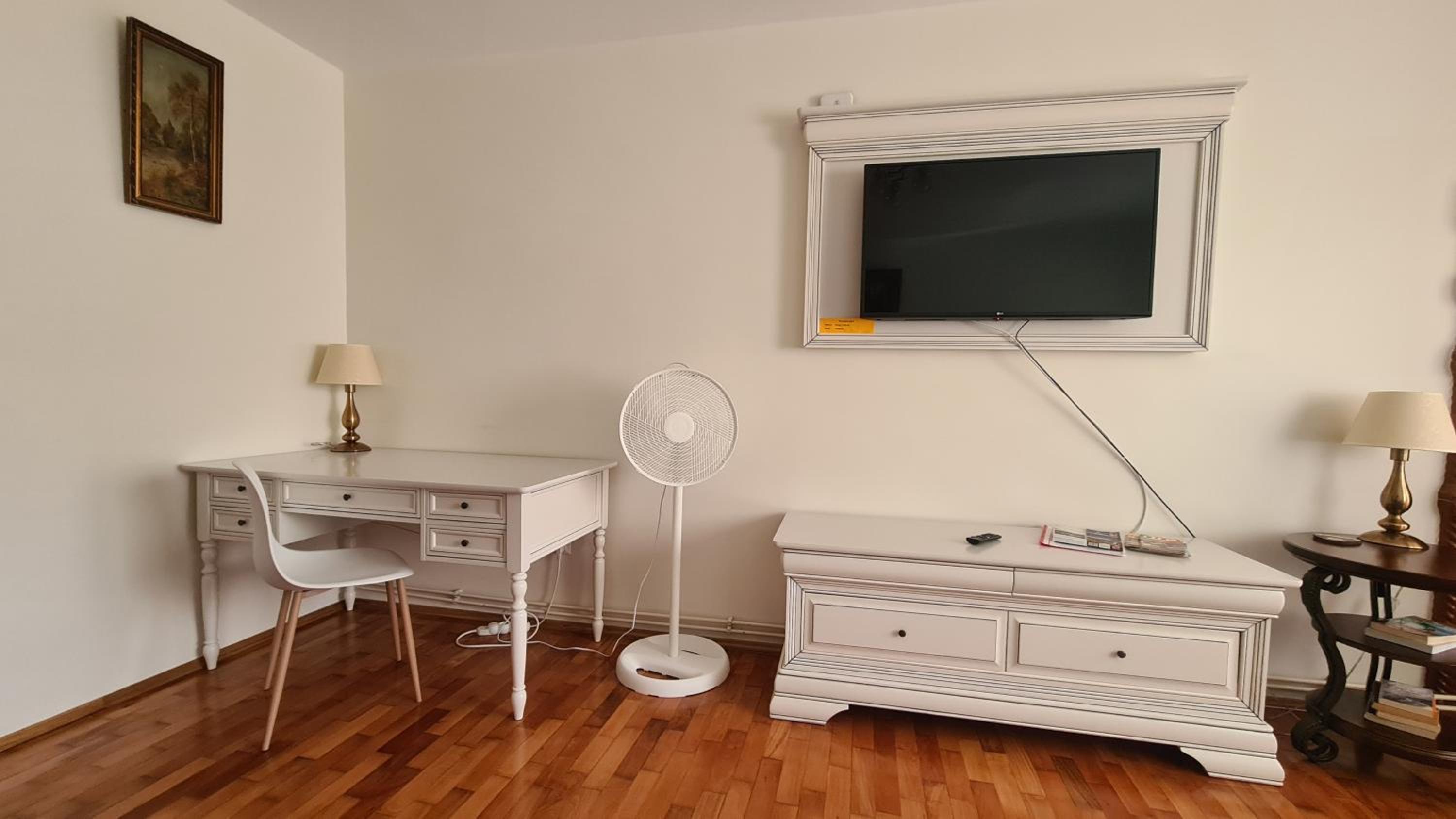 One-Bedroom Apartment - Photo 17