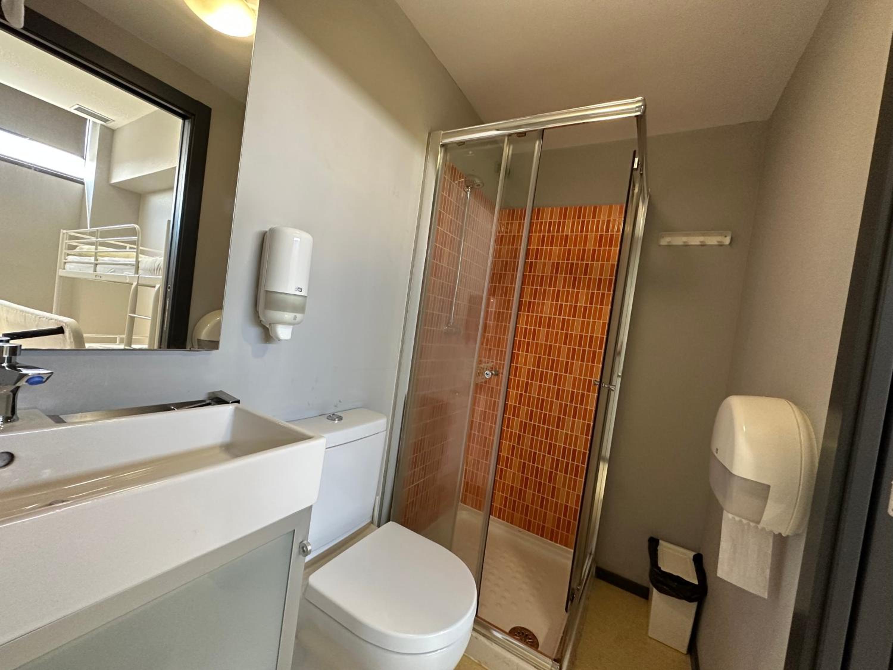 Family Room with Private Bathroom - Photo 2