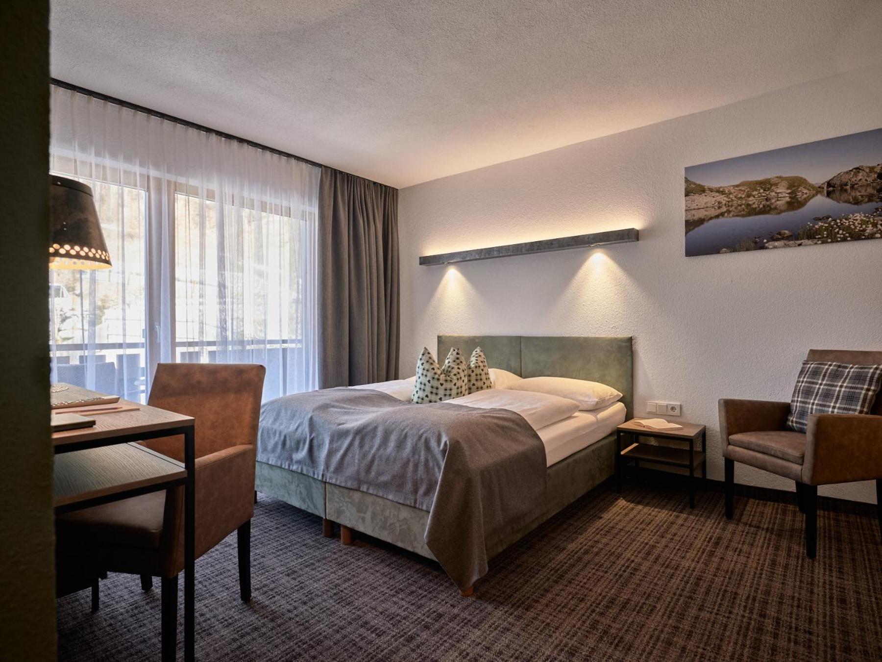 Junior Suite with Mountain View - Photo 6