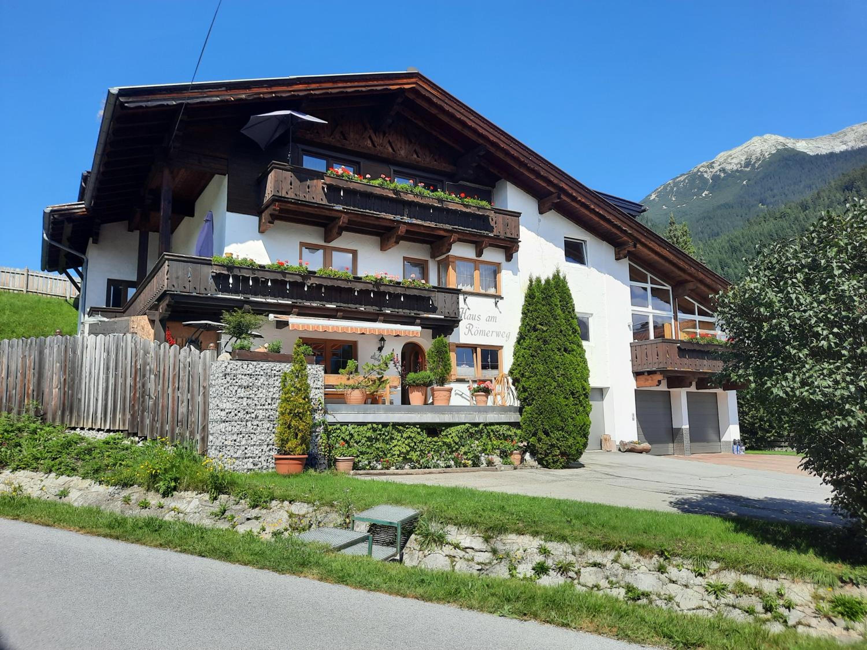 Two-Bedroom Apartment with Large Balcony photo 3