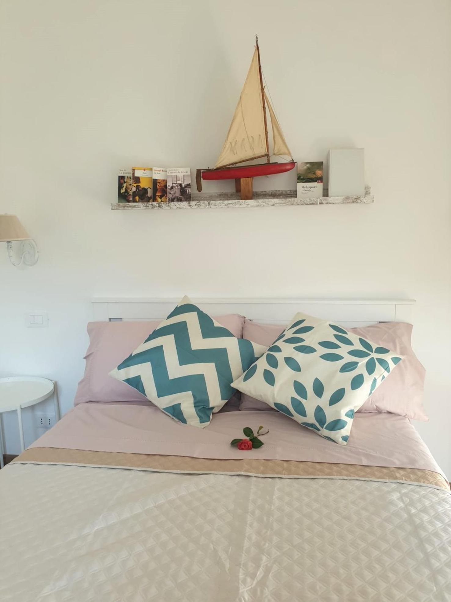 One-Bedroom House photo 1