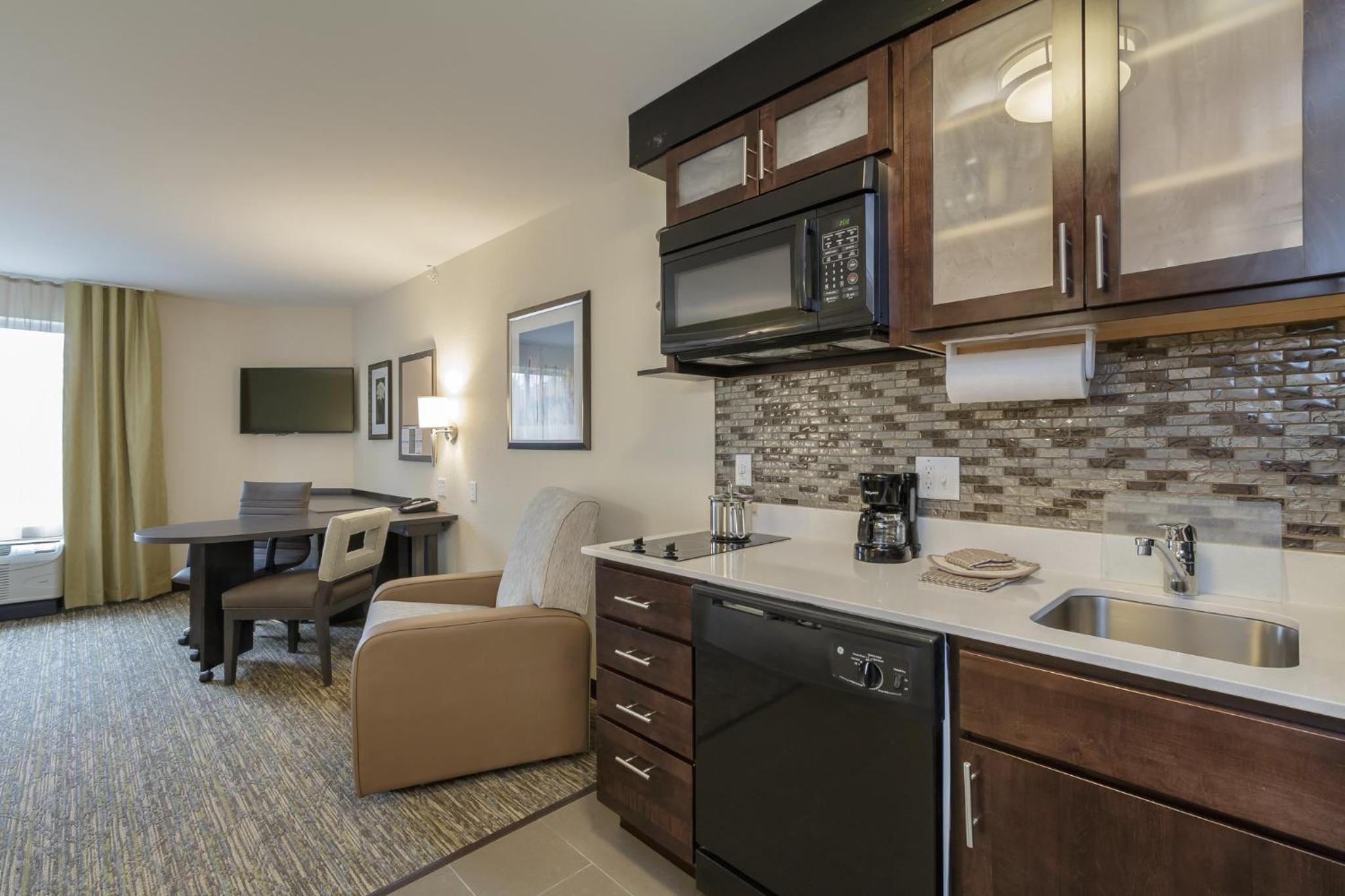 Studio Suite with Two Queen Beds photo 3