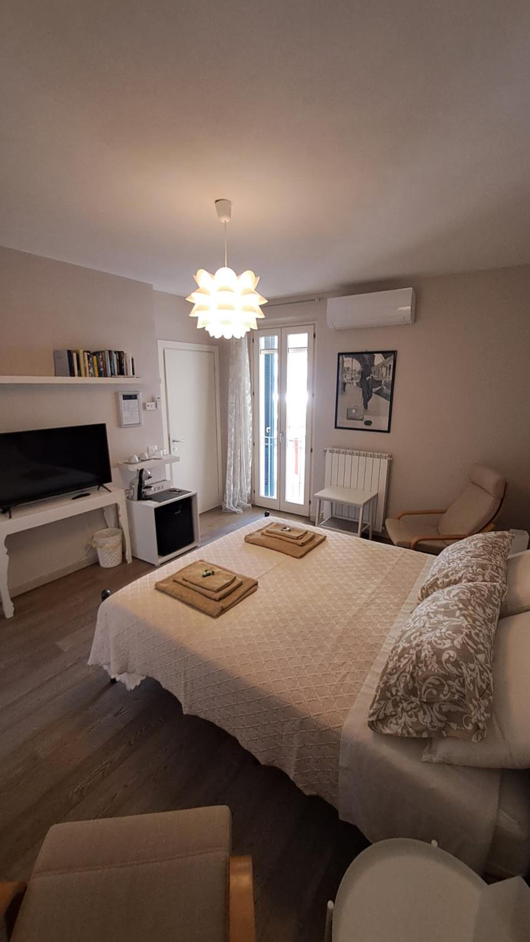 Double Room with Private Bathroom photo 1