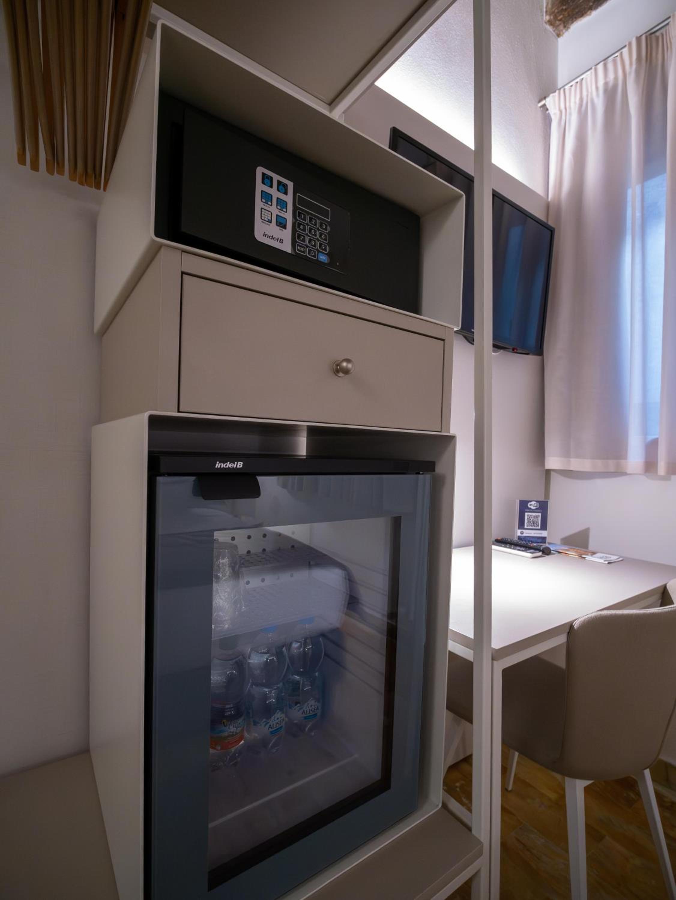Double or Twin Room - Photo 2