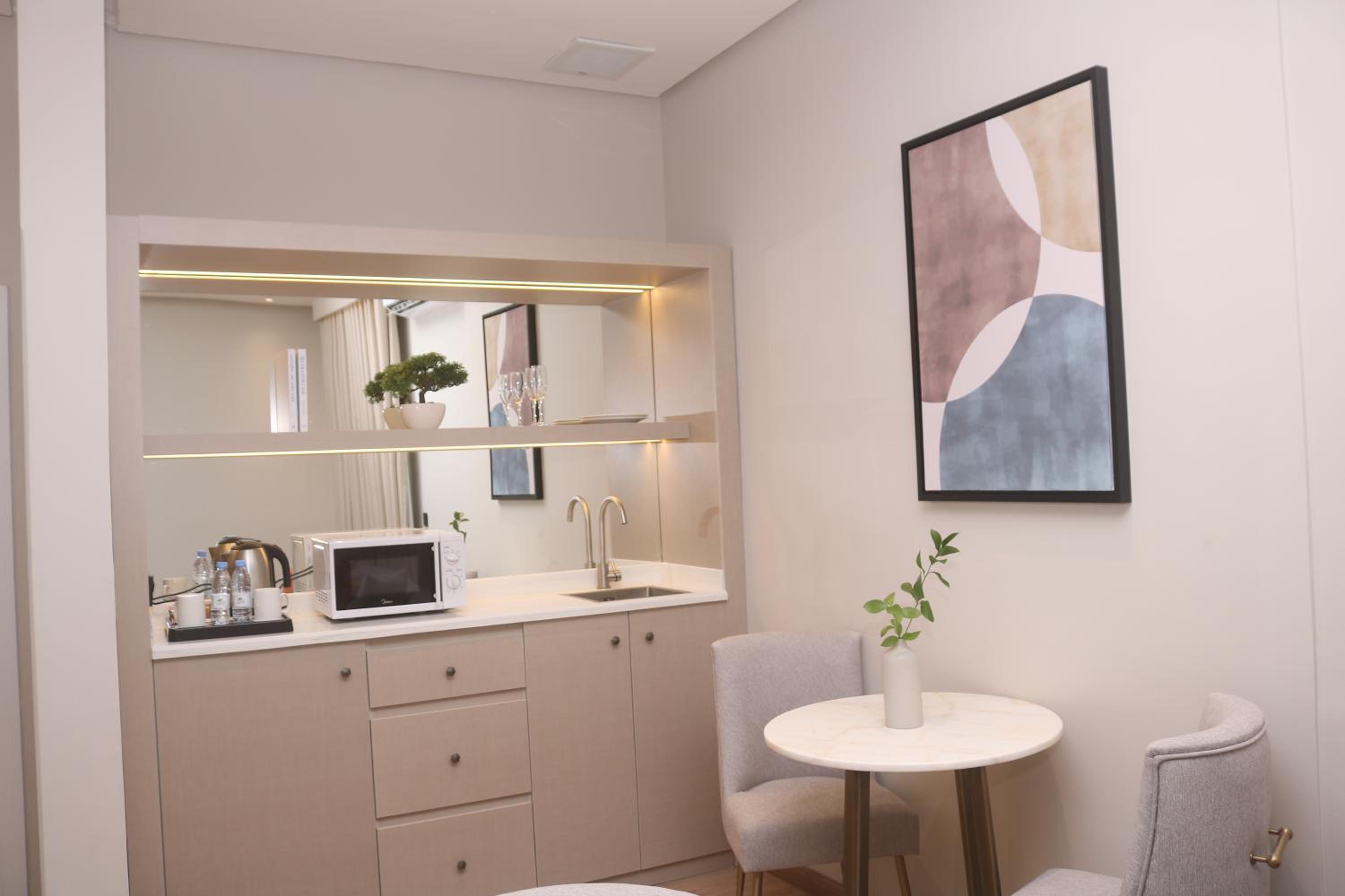 Superior King Suite photo 3