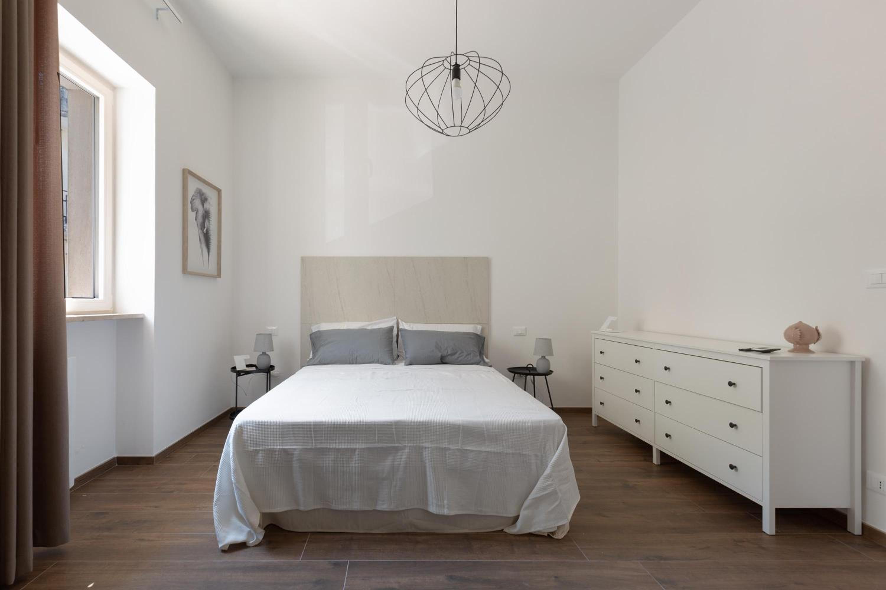 One-Bedroom Apartment photo 2