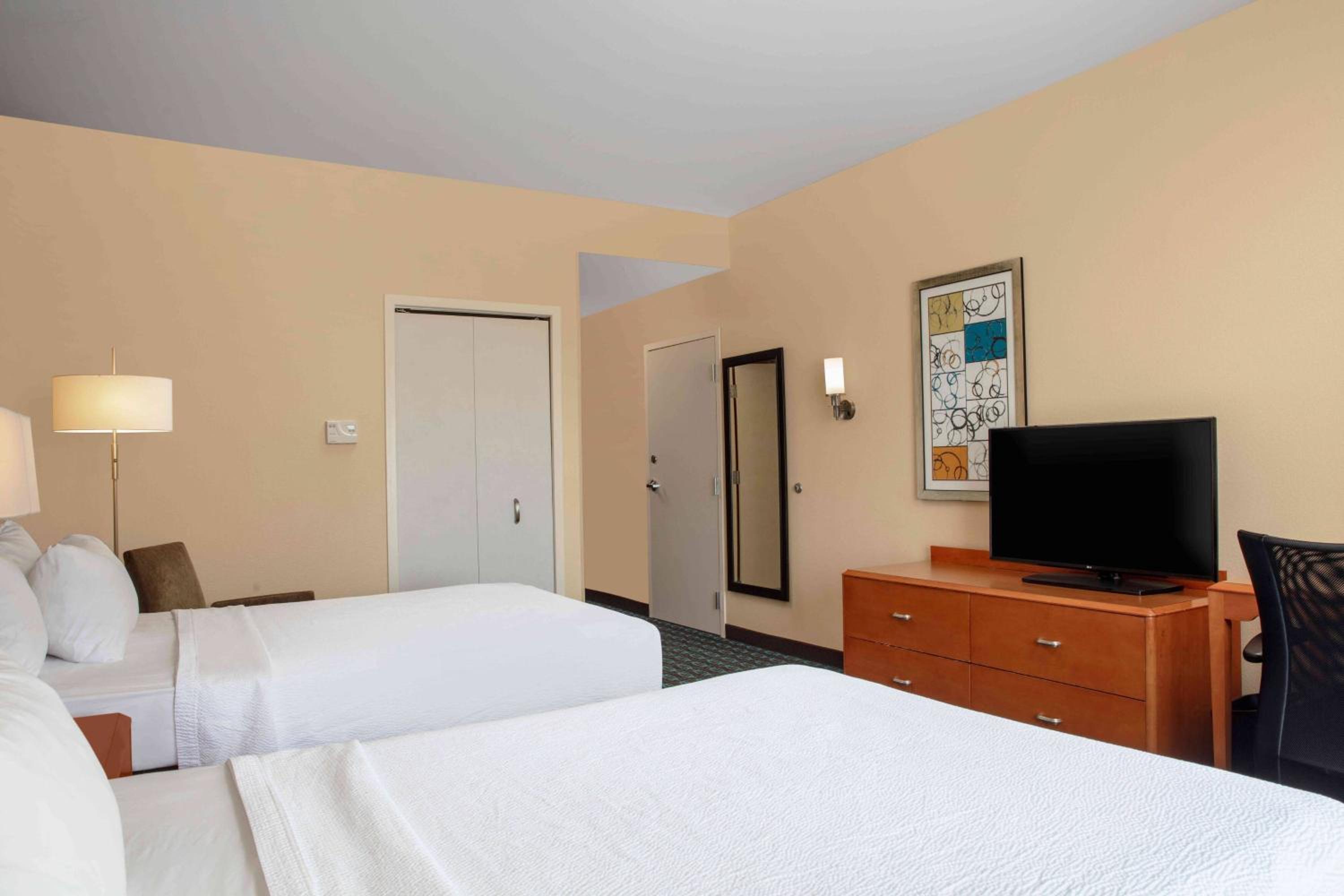 Double Room with Two Double Beds - Photo 5