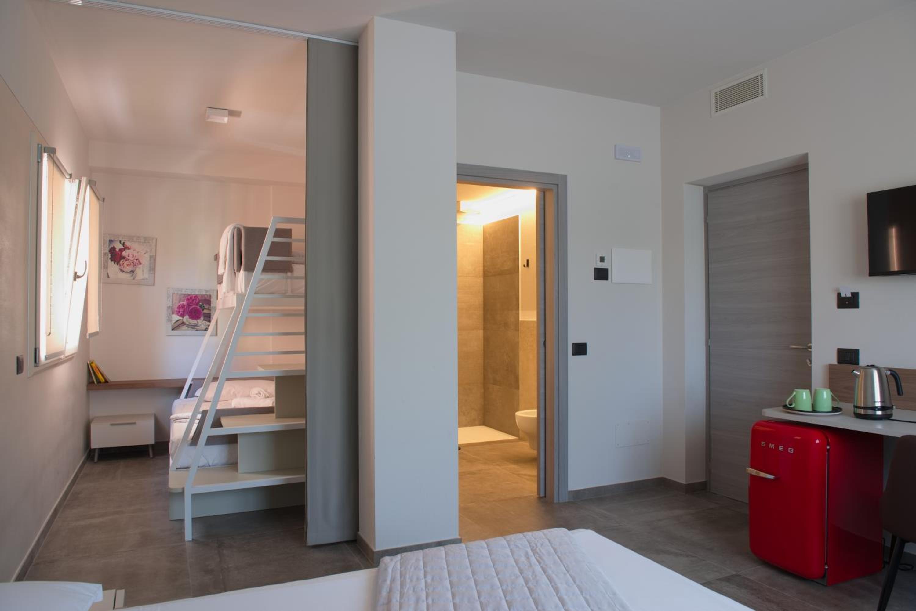 Quadruple Room with Private Bathroom