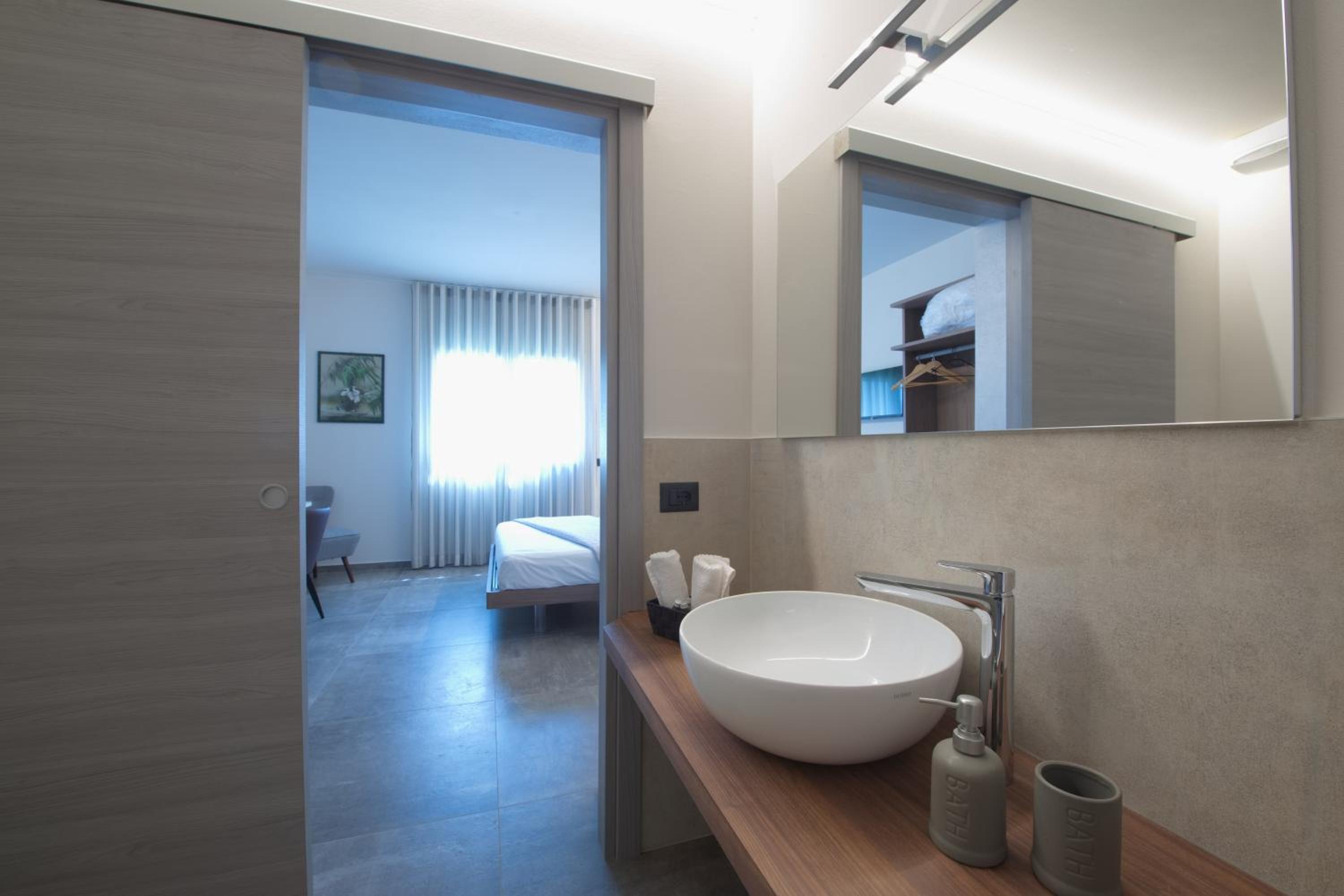 Double Room with Private Bathroom photo 3