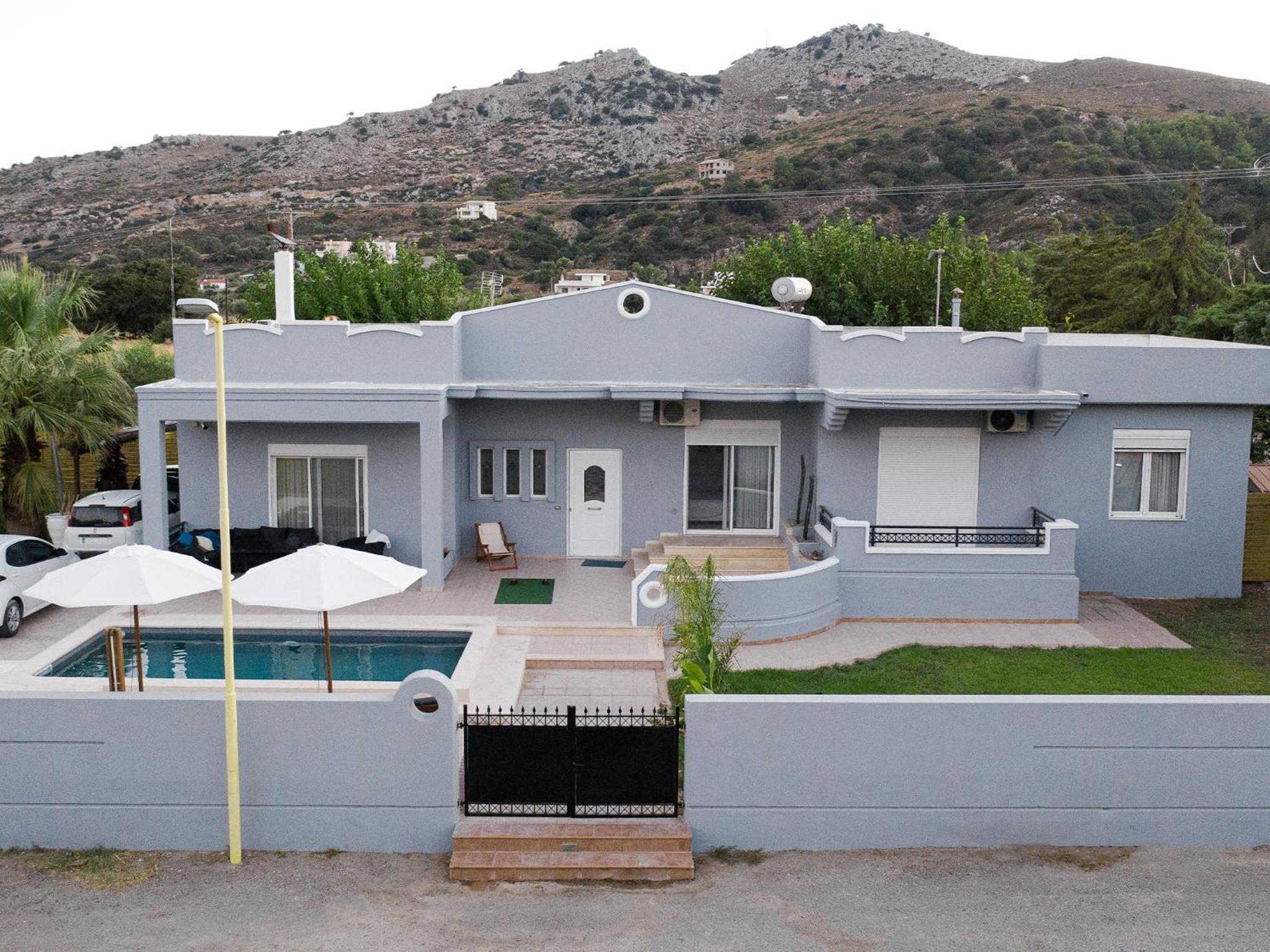 Three-Bedroom Villa photo 2