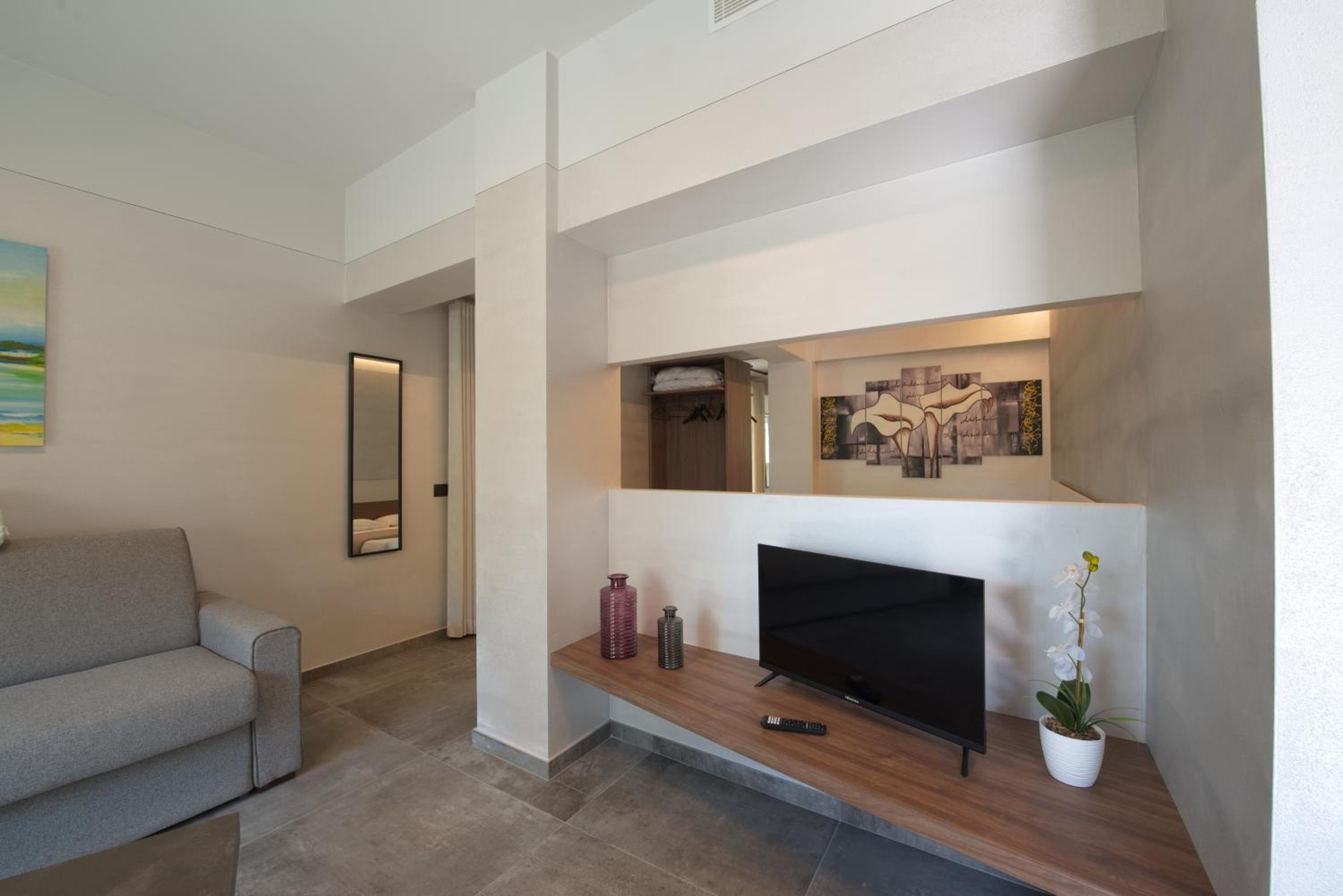 Superior King Room photo 2