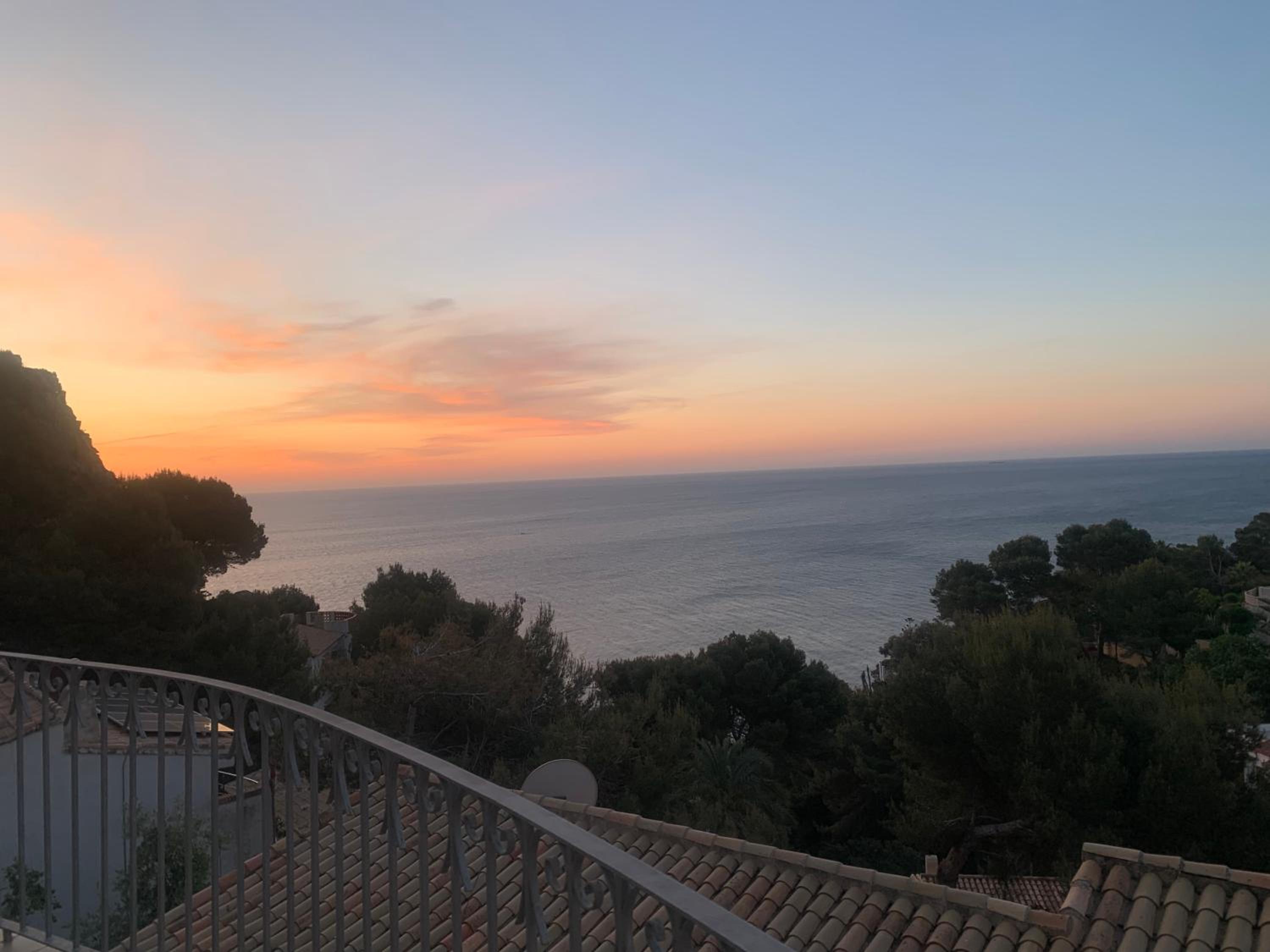 One-Bedroom Apartment with Sea View and Terrace photo 2