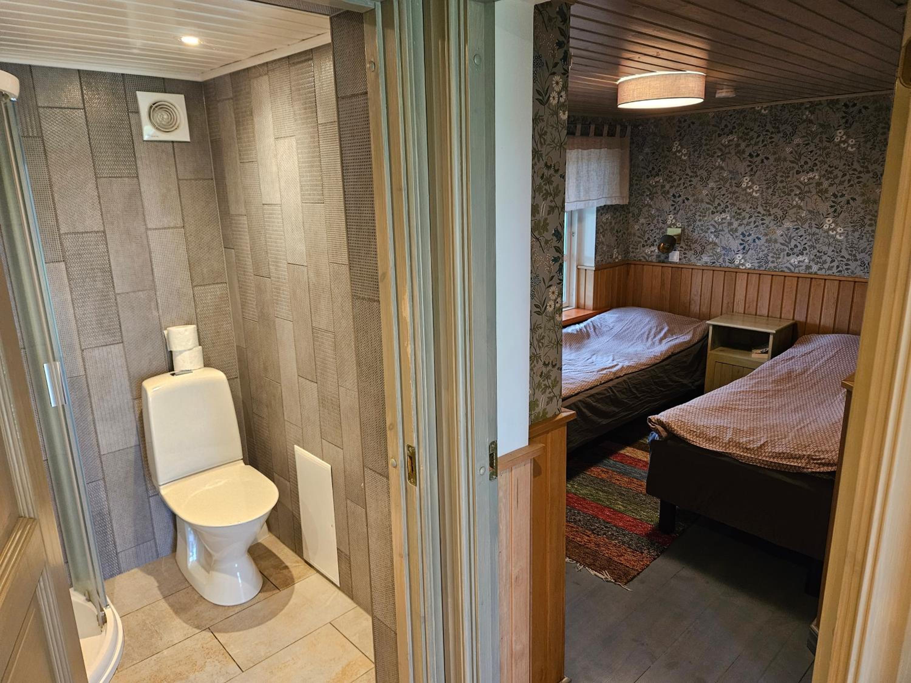 Quadruple Room - Photo 13