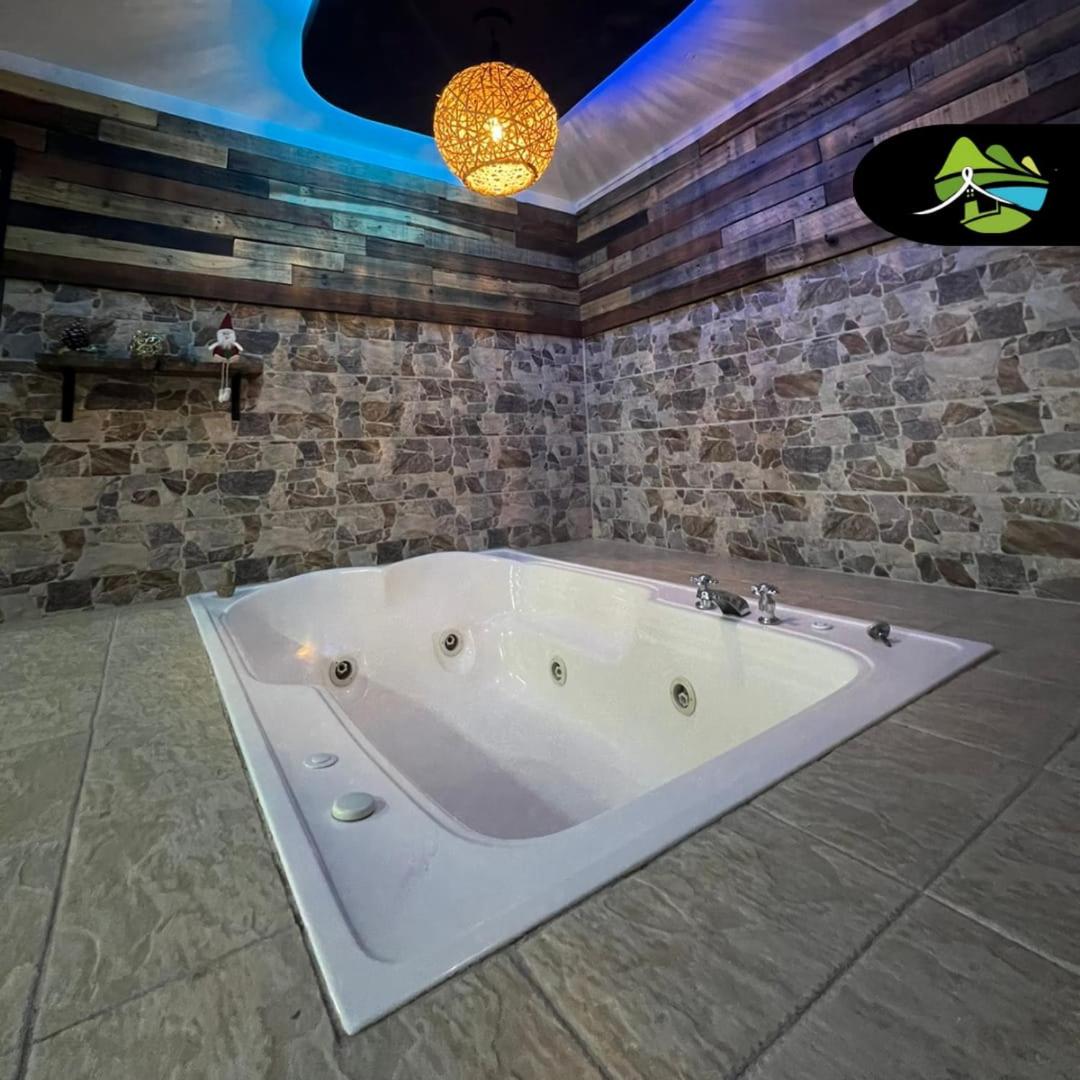Deluxe King Room photo 2
