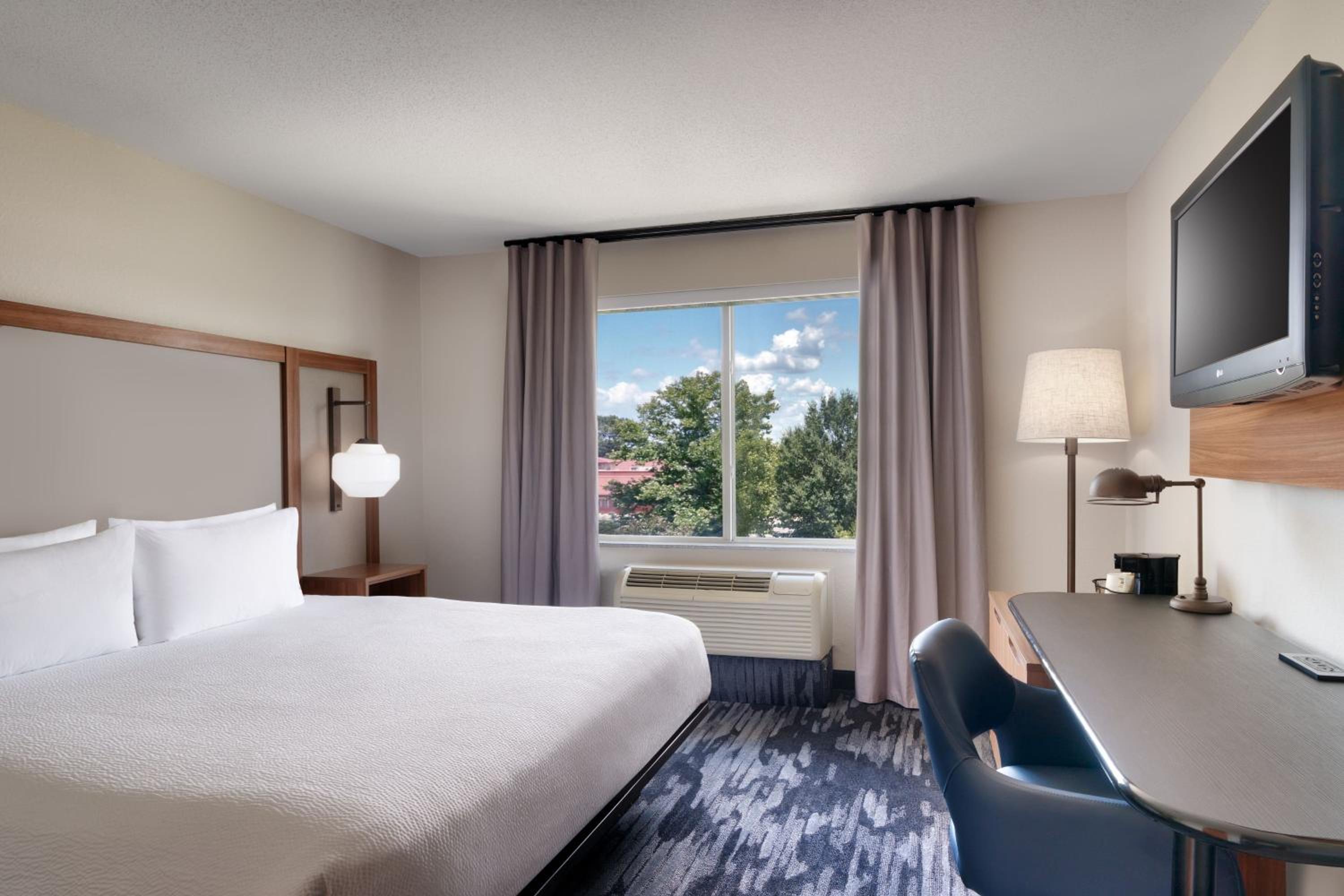 King Room - Hearing Accessible - Photo 1