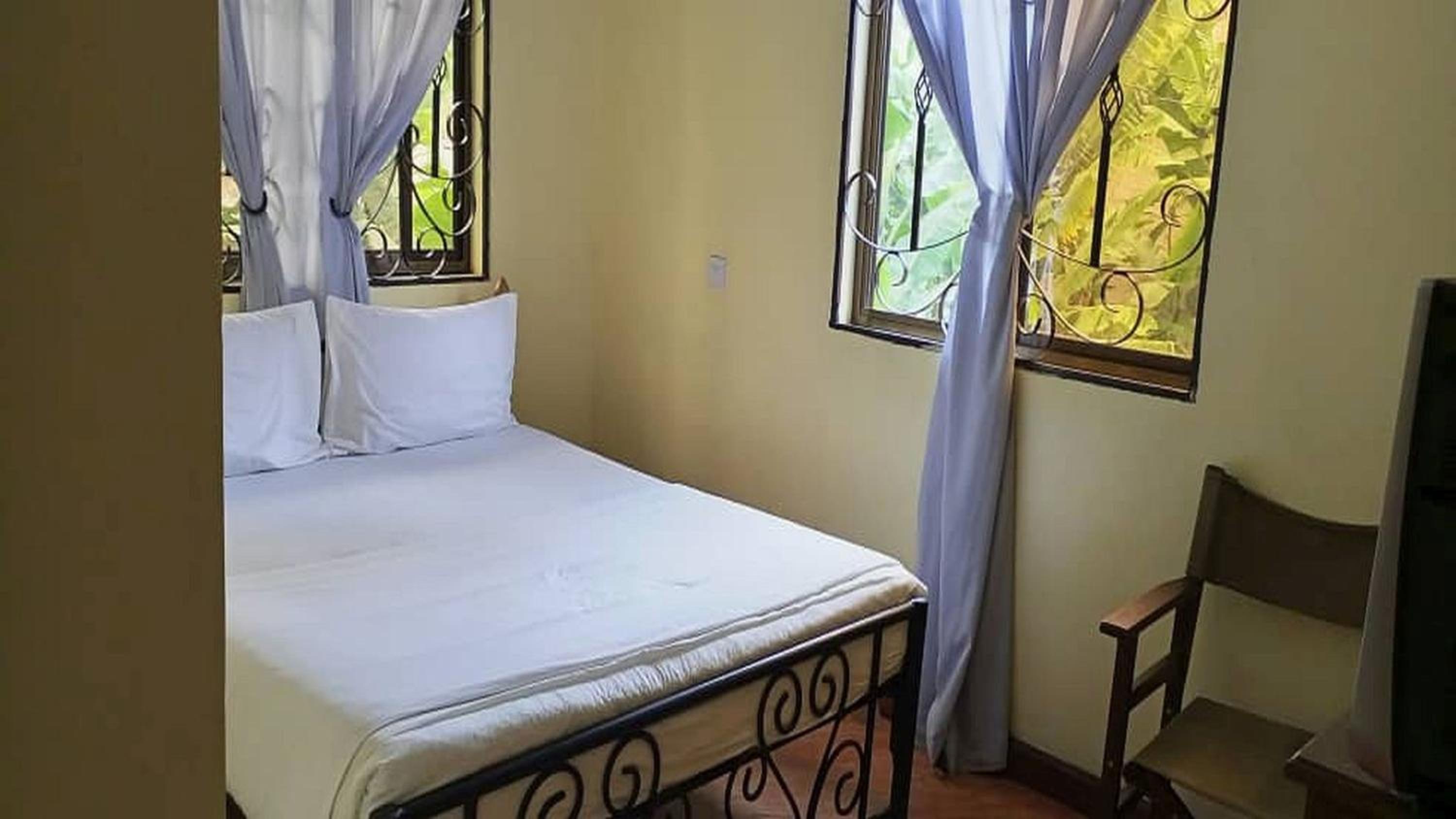 Small Single Room photo 1