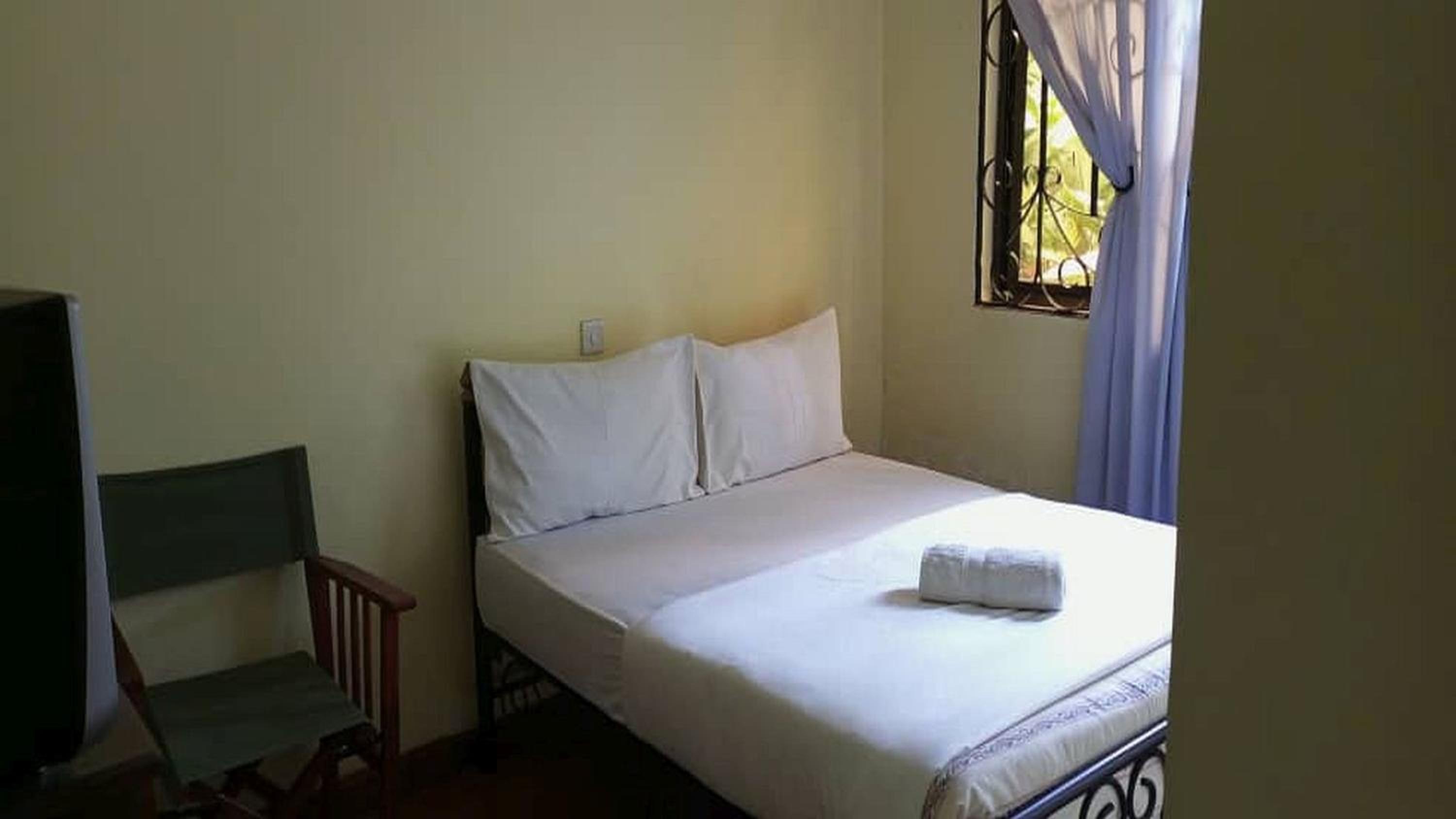 Small Single Room photo 2