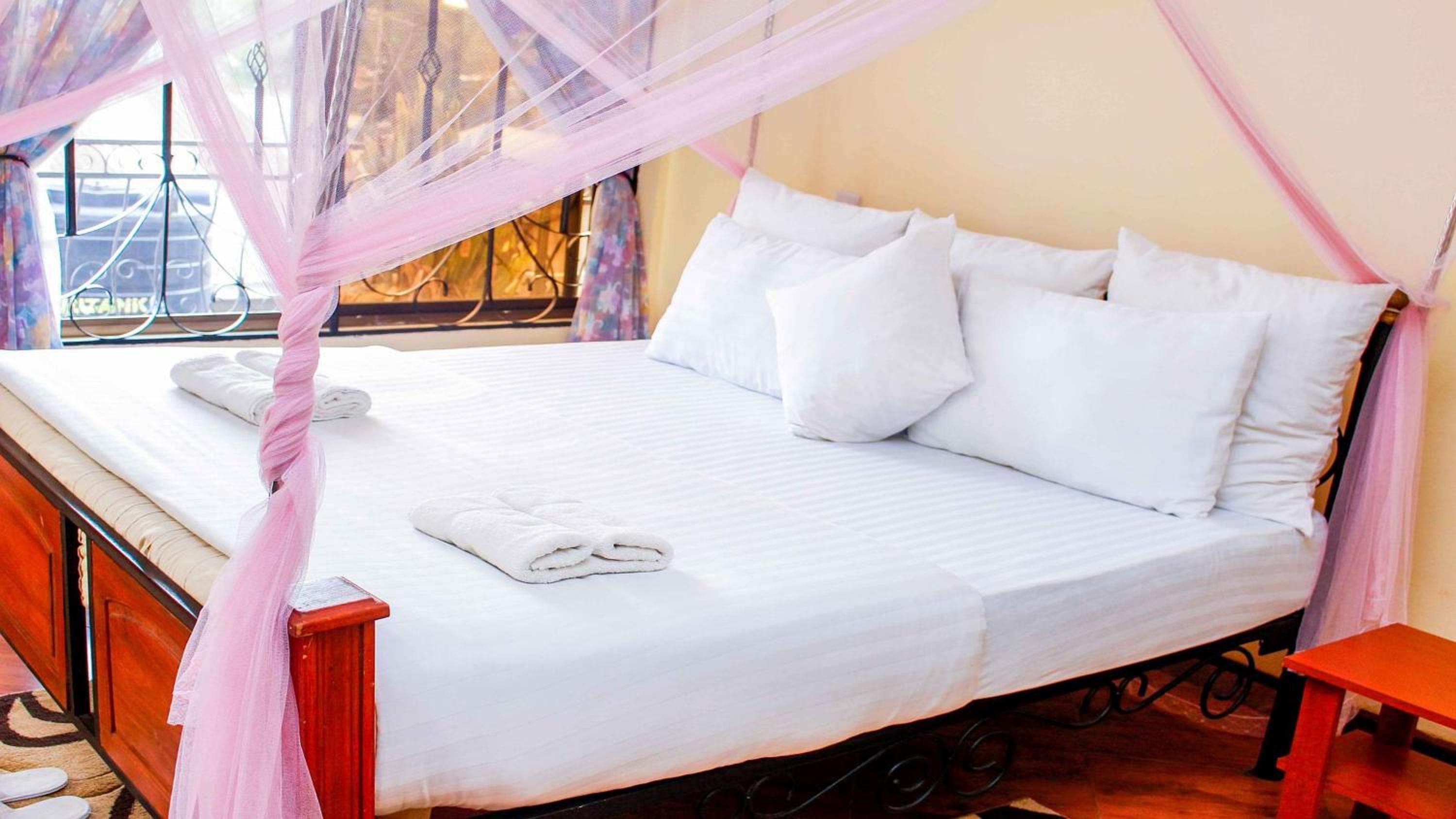 Deluxe Double Room with Balcony photo 2