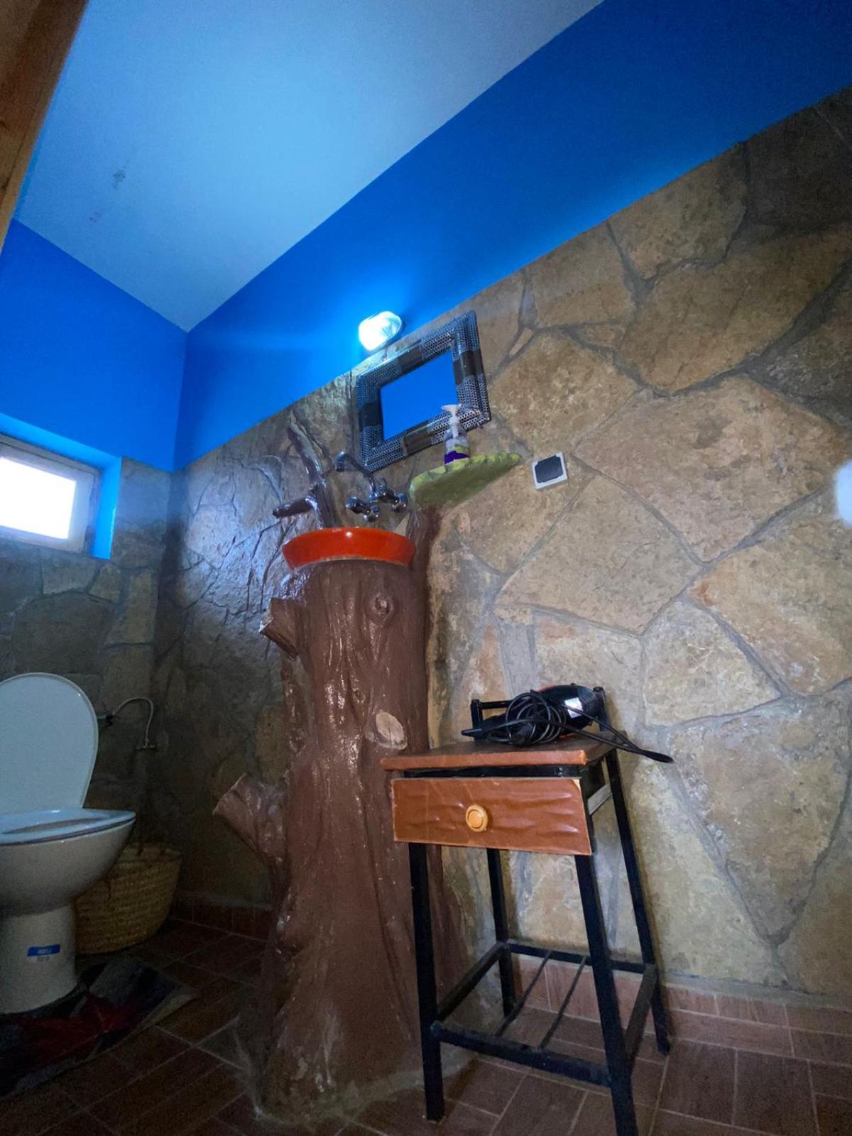 Family Room - Photo 2