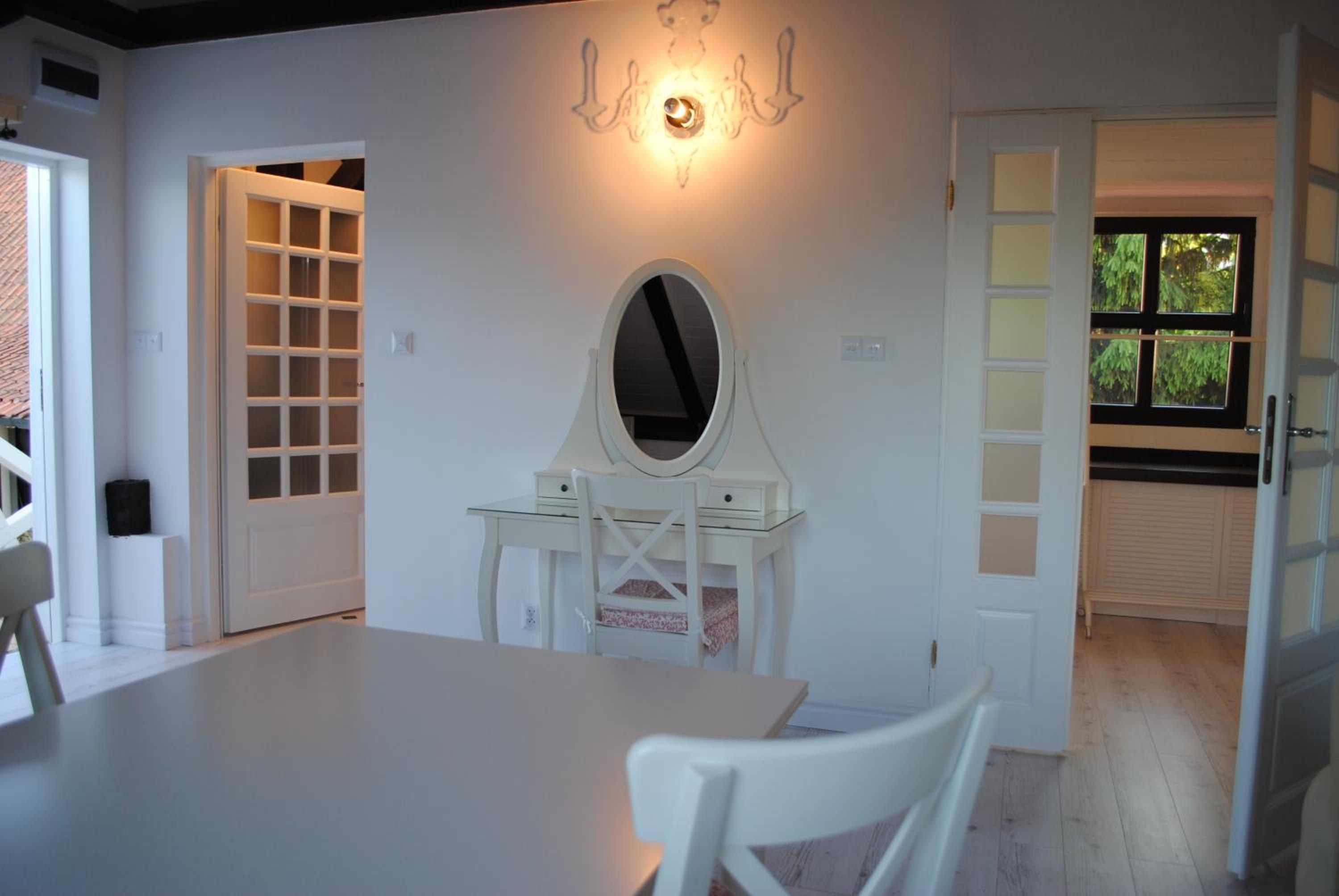 Apartment with Lake View - Photo 18