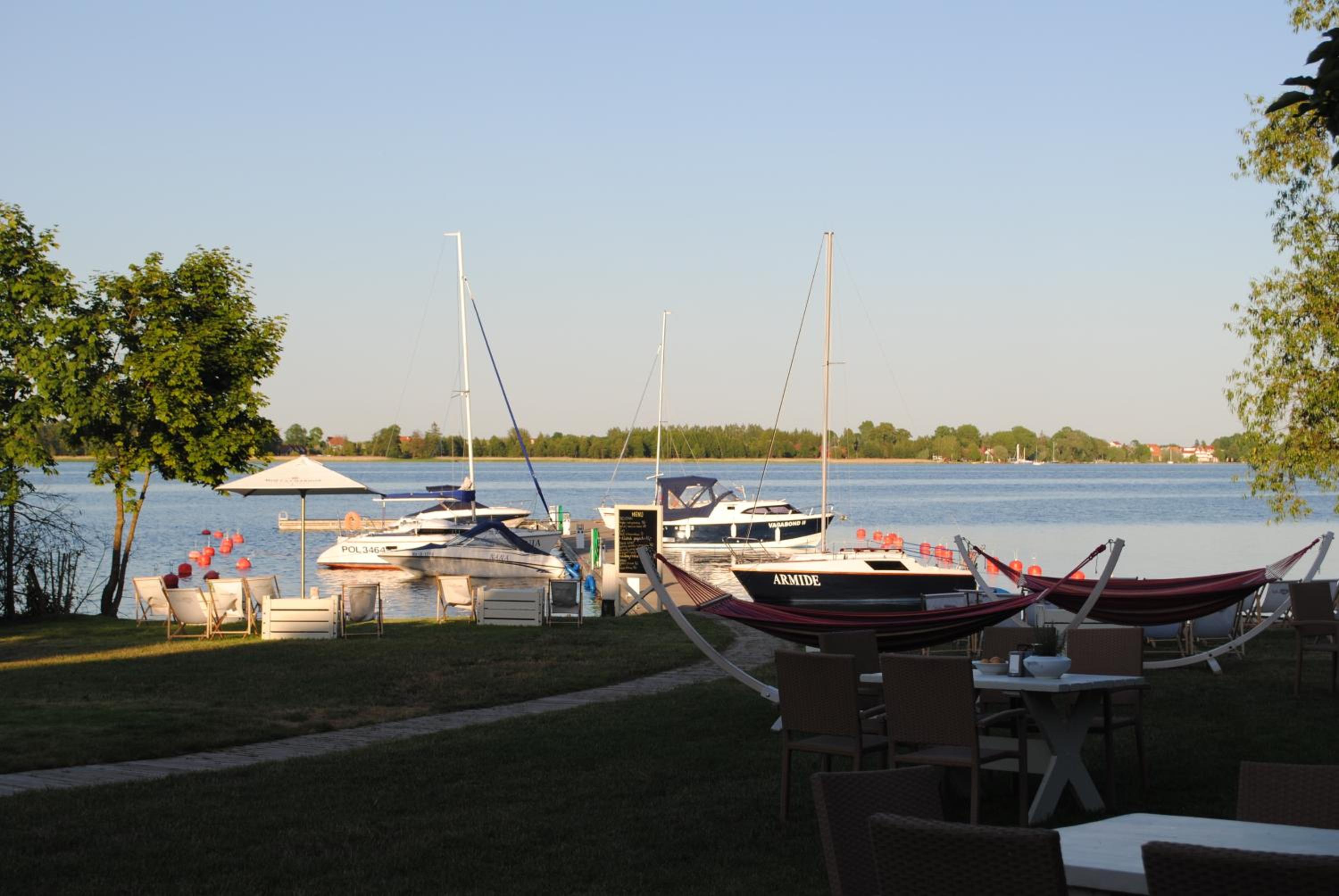 Apartment with Lake View - Photo 2