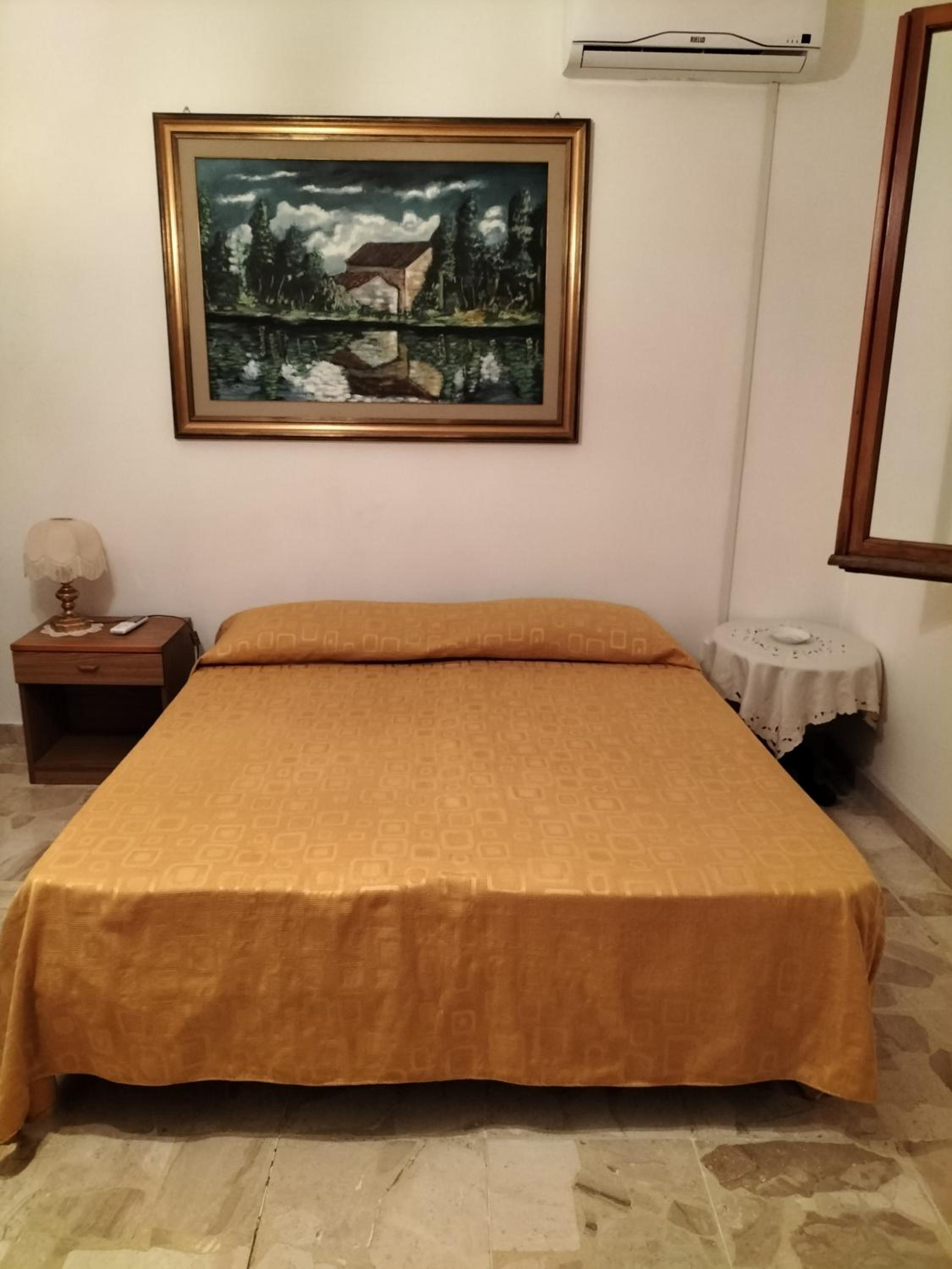 Deluxe Double or Twin Room photo 1