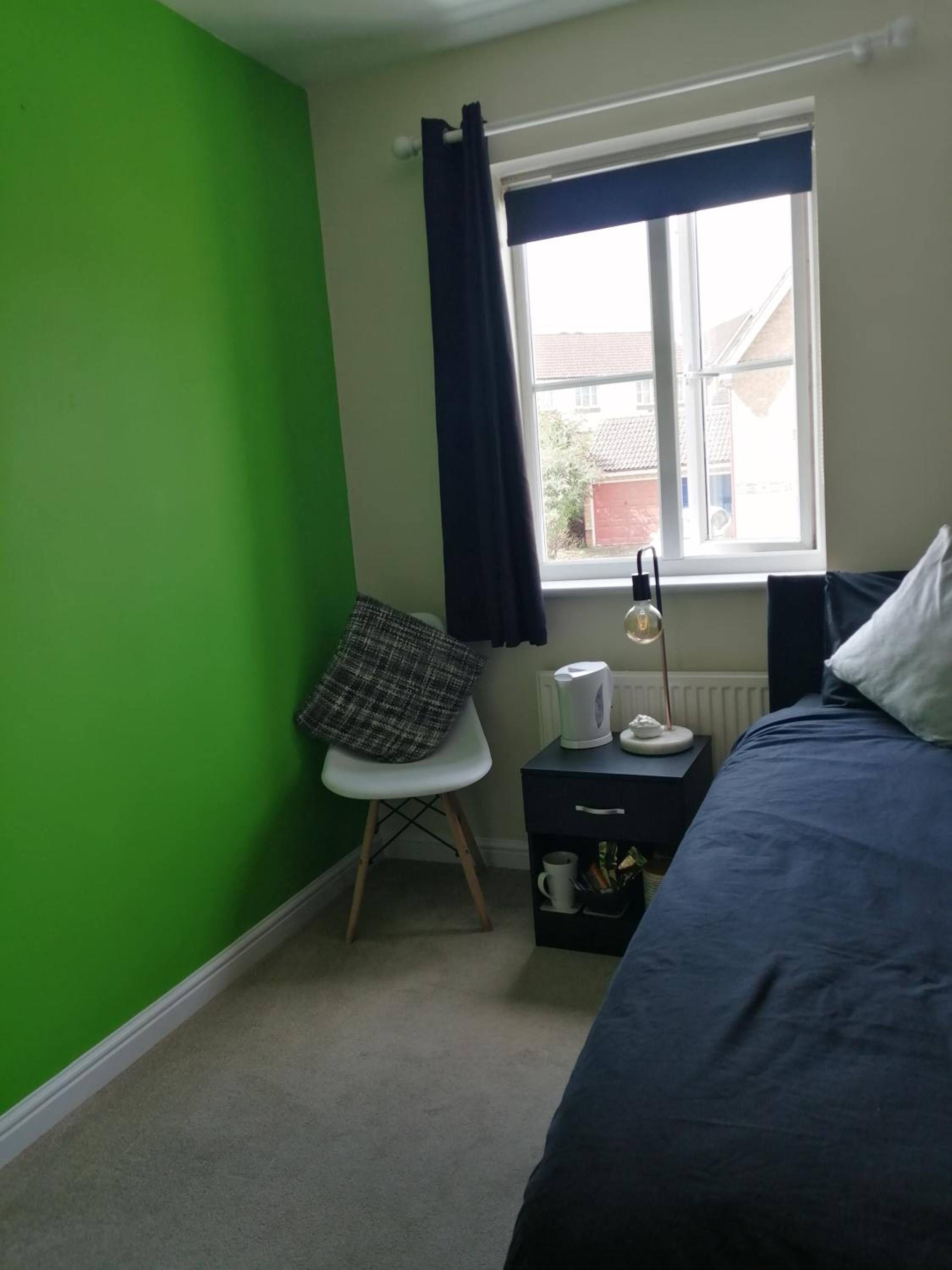 Single Room with Private Bathroom photo 2